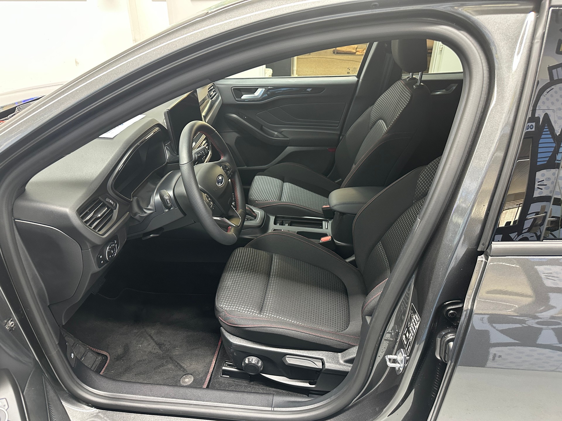FORD Focus 1.0 MHEV ST-Line X Automat-image-7