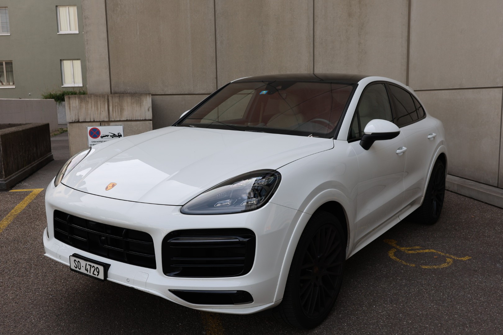 PORSCHE 3.0 V6 Platinum Edition-image-2