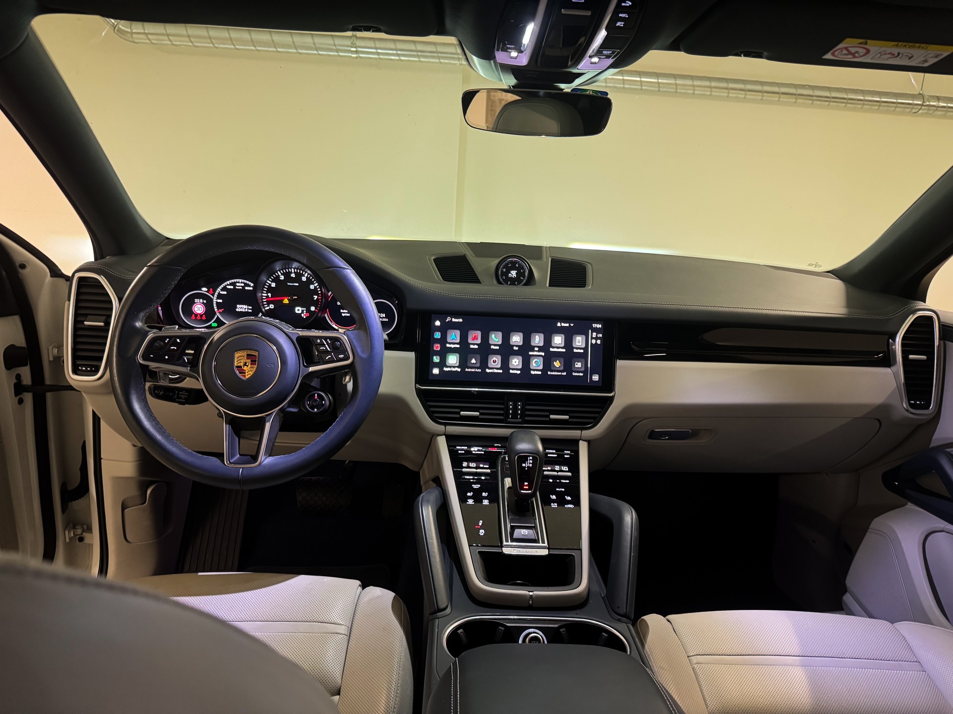 PORSCHE 3.0 V6 Platinum Edition-image-12
