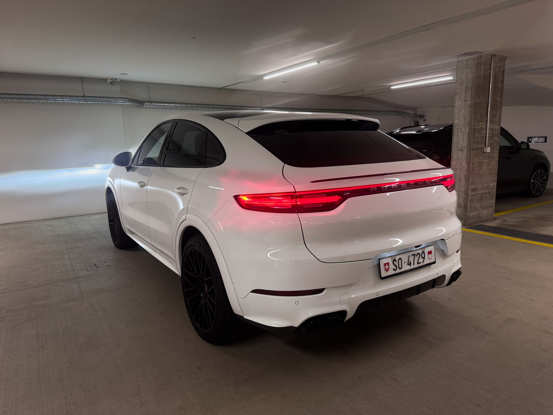 PORSCHE 3.0 V6 Platinum Edition-image-9