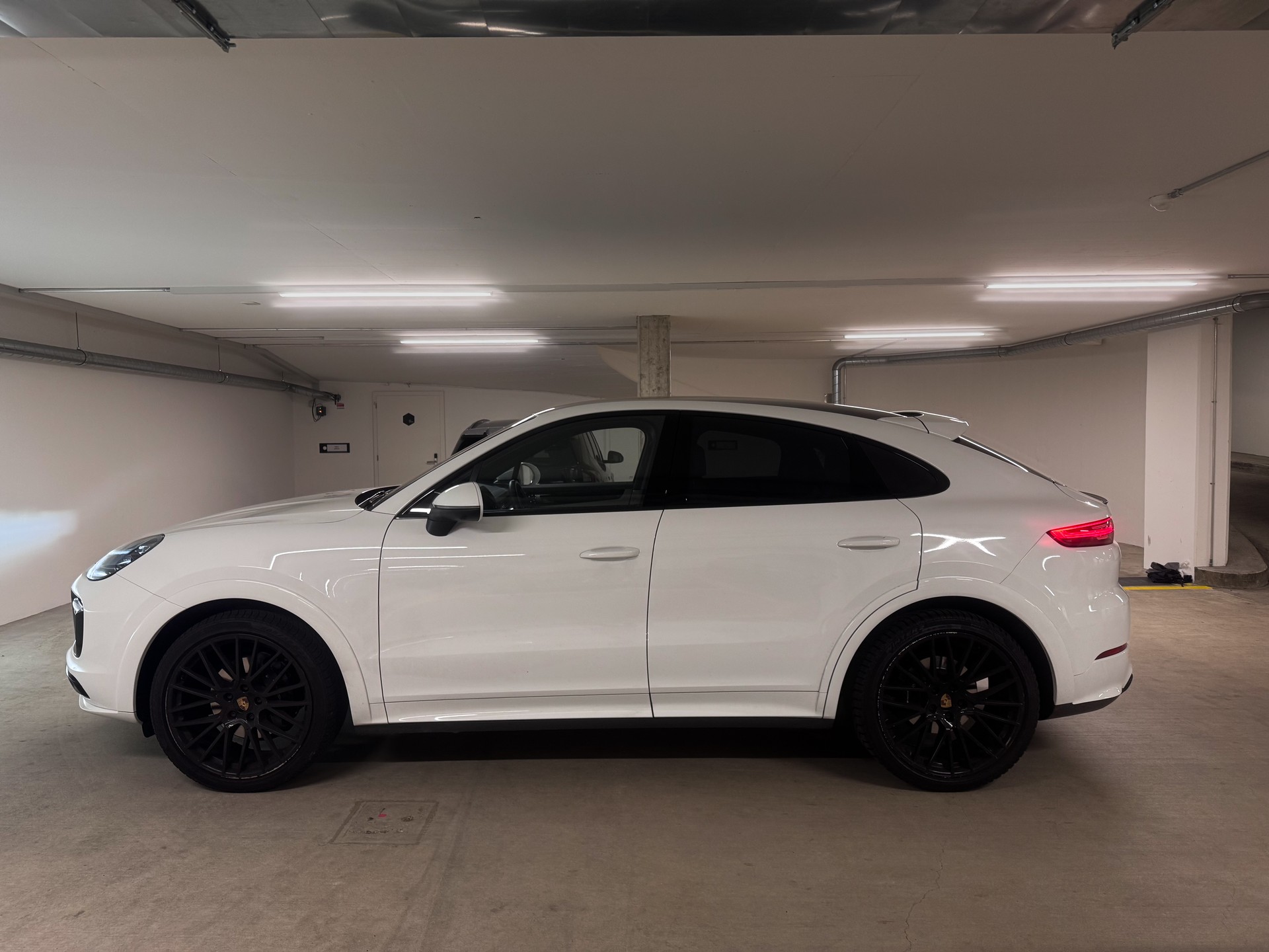 PORSCHE 3.0 V6 Platinum Edition-image-7