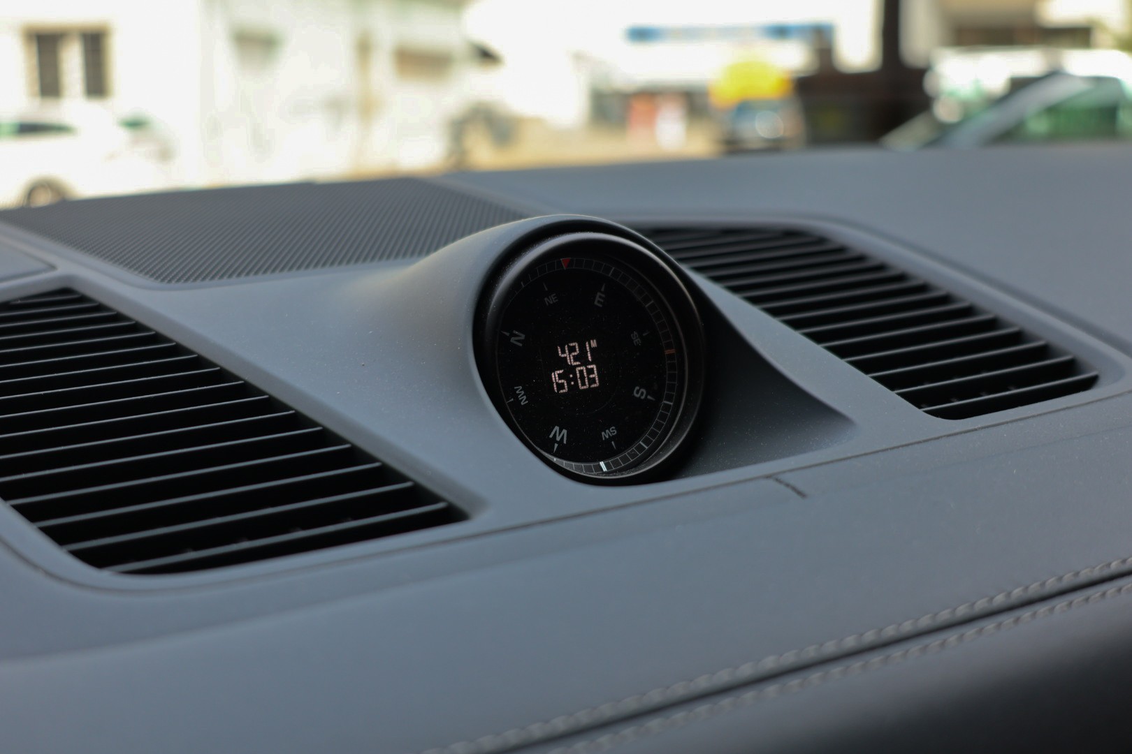 PORSCHE 3.0 V6 Platinum Edition-image-16