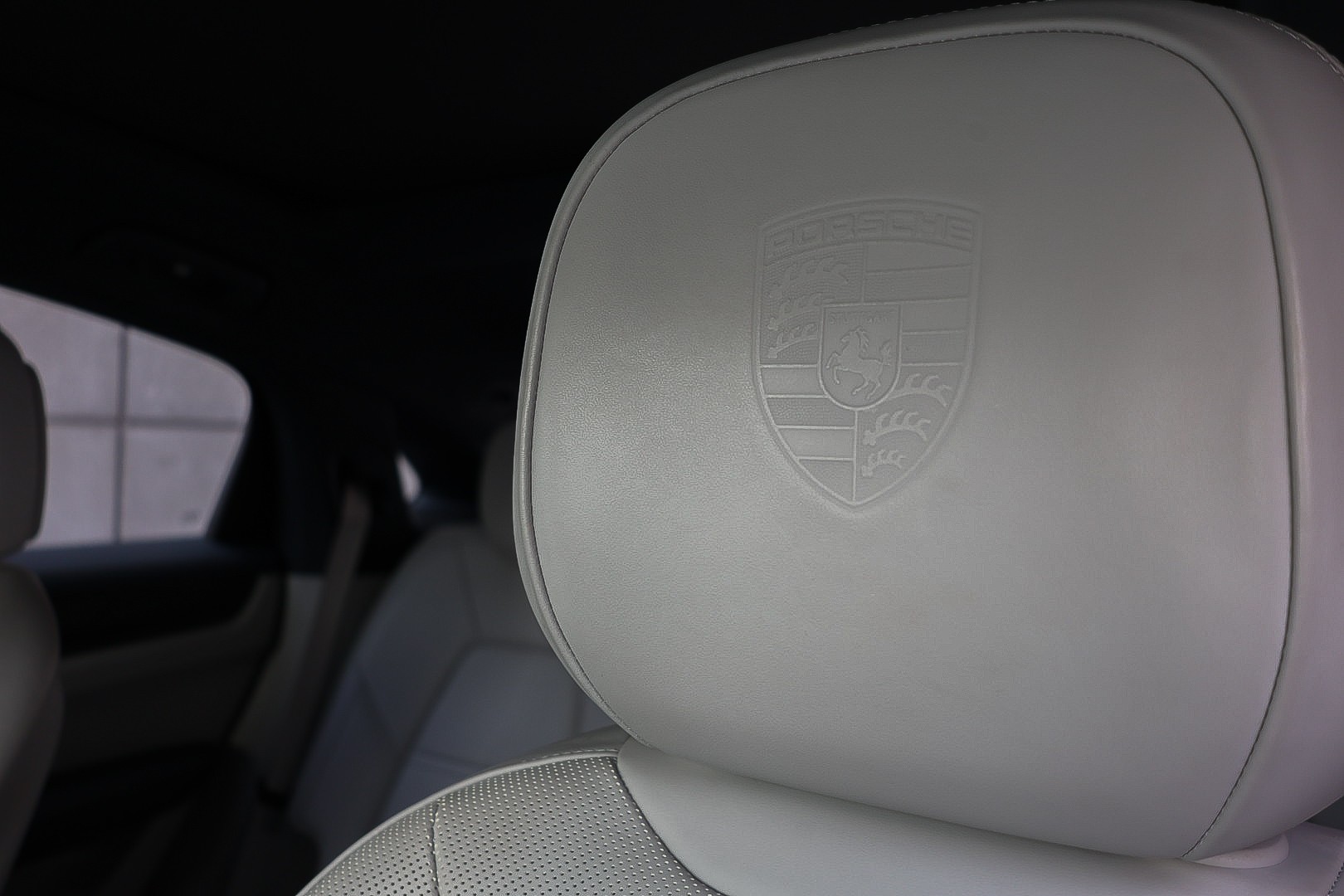 PORSCHE 3.0 V6 Platinum Edition-image-14