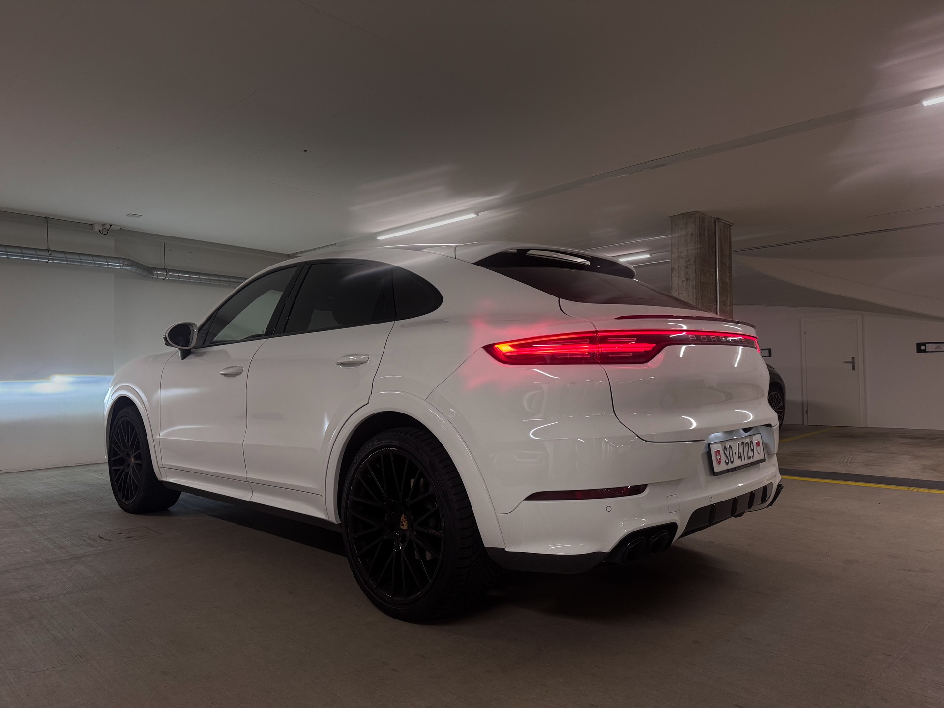 PORSCHE 3.0 V6 Platinum Edition-image-8