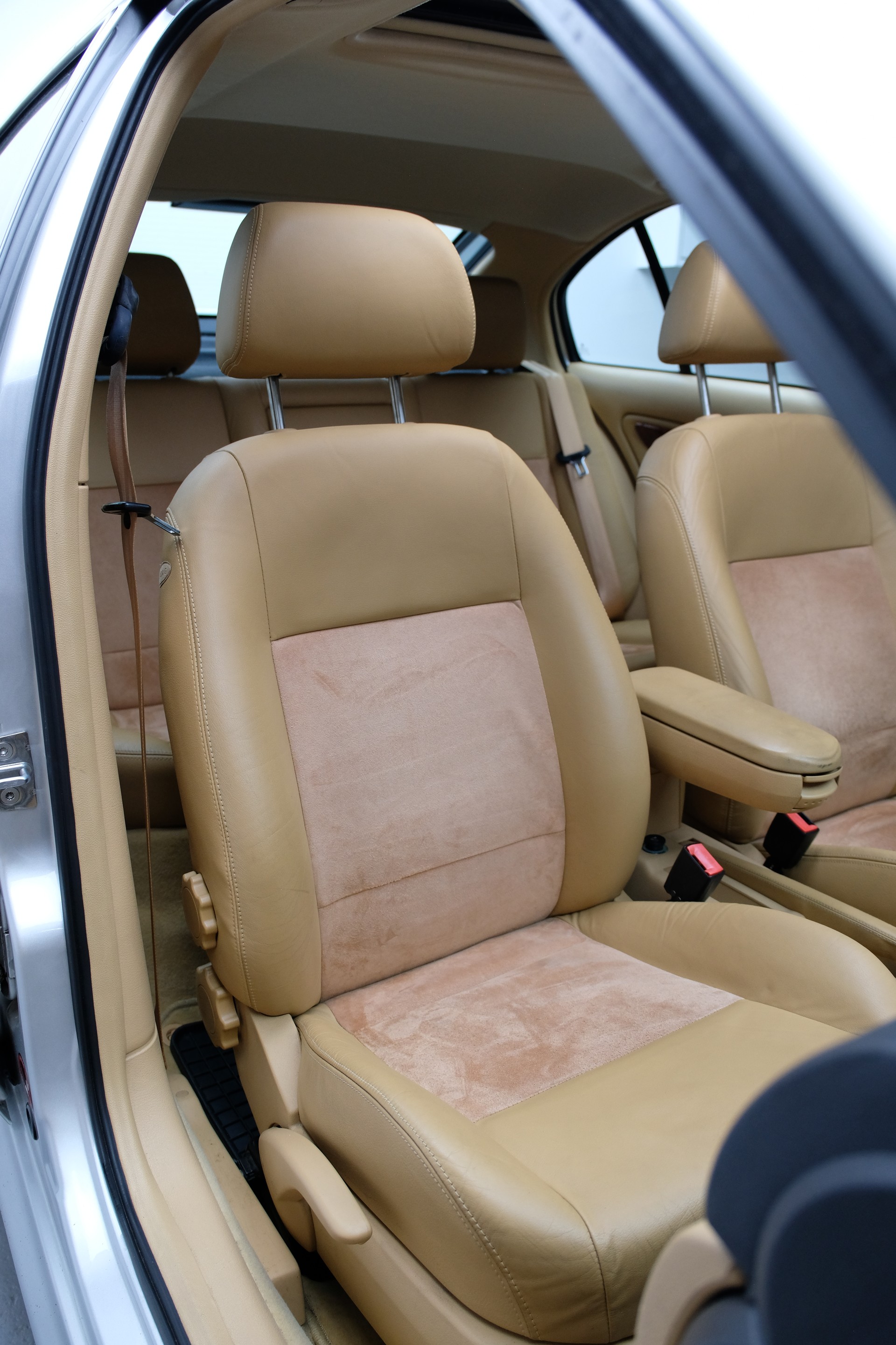 SKODA Octavia 1.8 Turbo Laurin & Klement-image-9