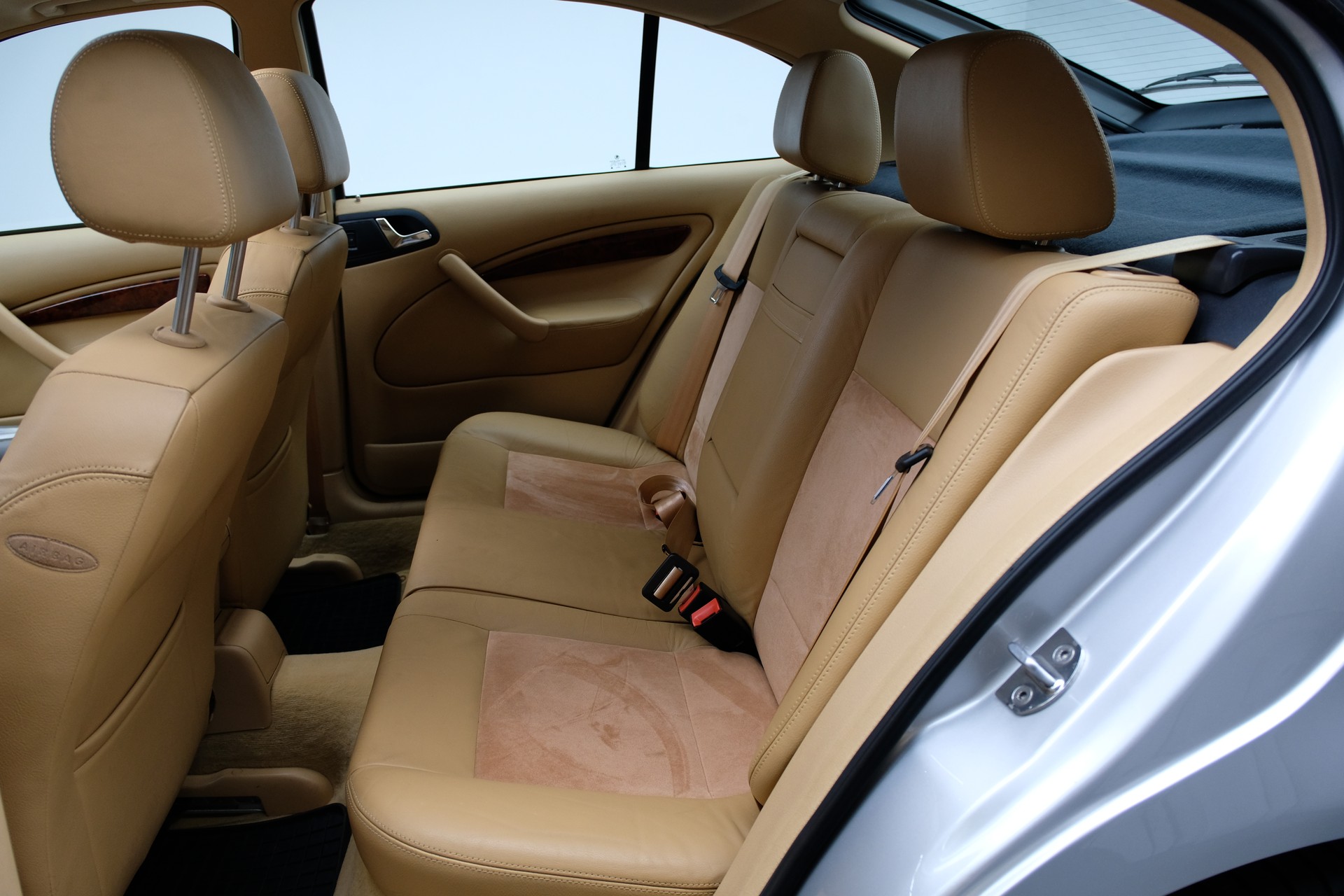 SKODA Octavia 1.8 Turbo Laurin & Klement-image-10