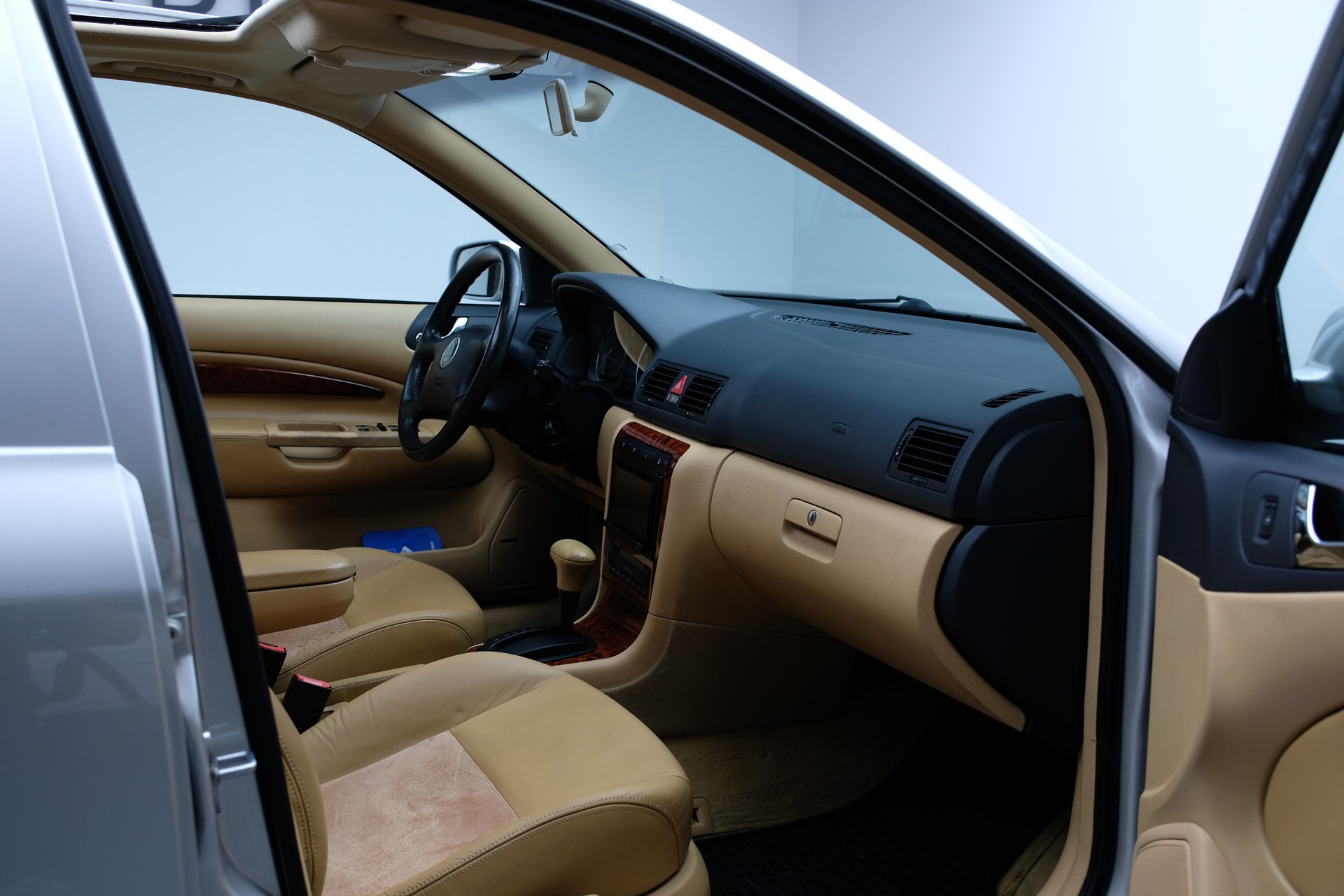 SKODA Octavia 1.8 Turbo Laurin & Klement-image-5