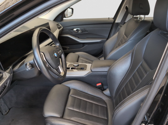 BMW 320d xDrive 48V Touring-image-7