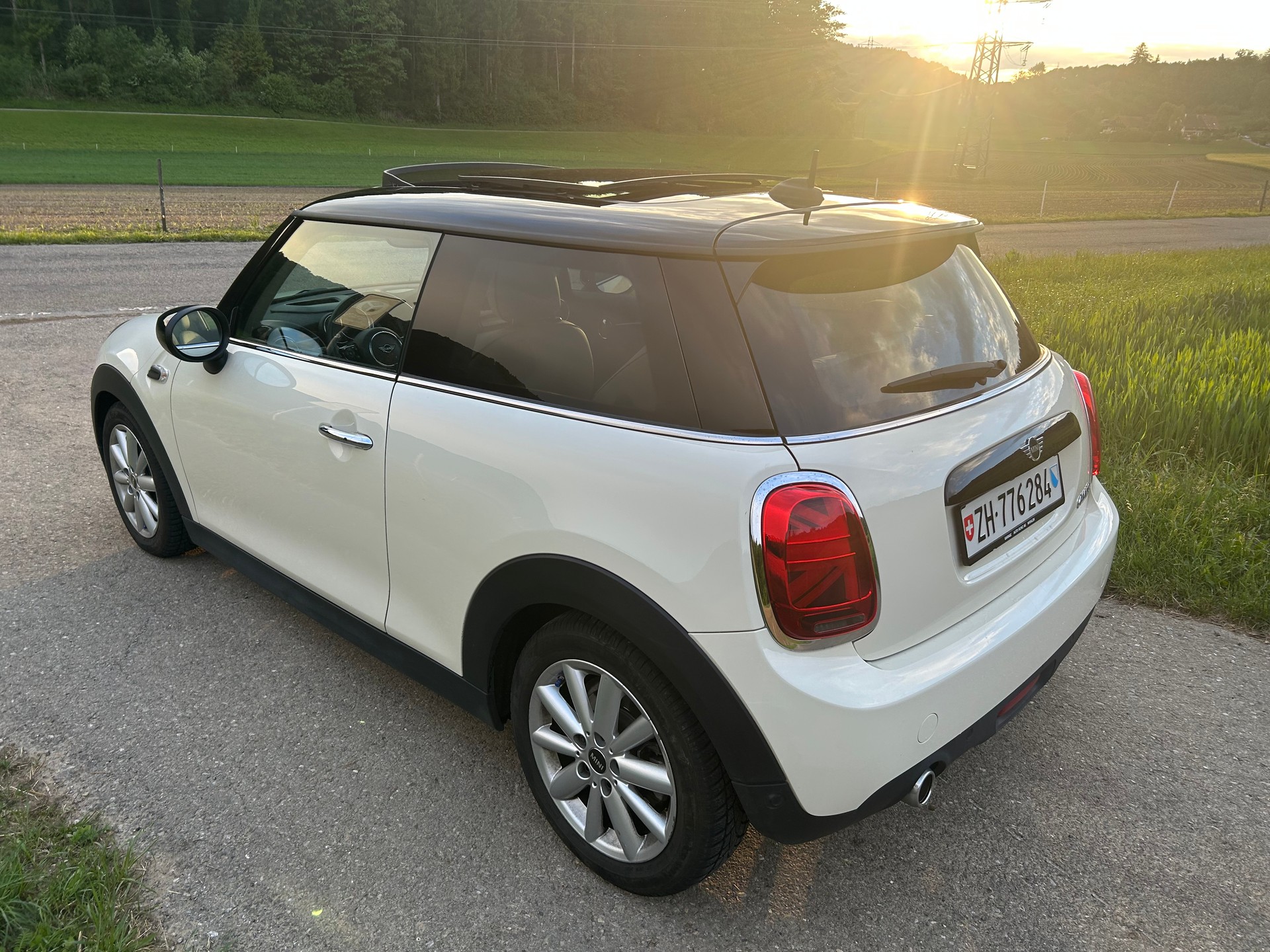 MINI 1.5i Cooper-image-1