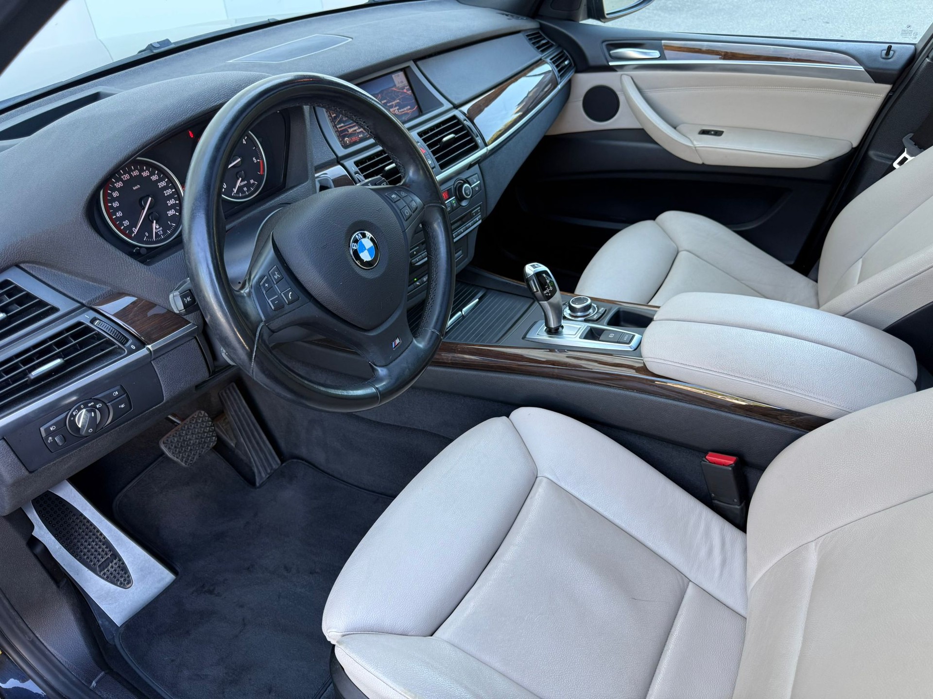 BMW X5 xDrive 40d Steptronic-image-8