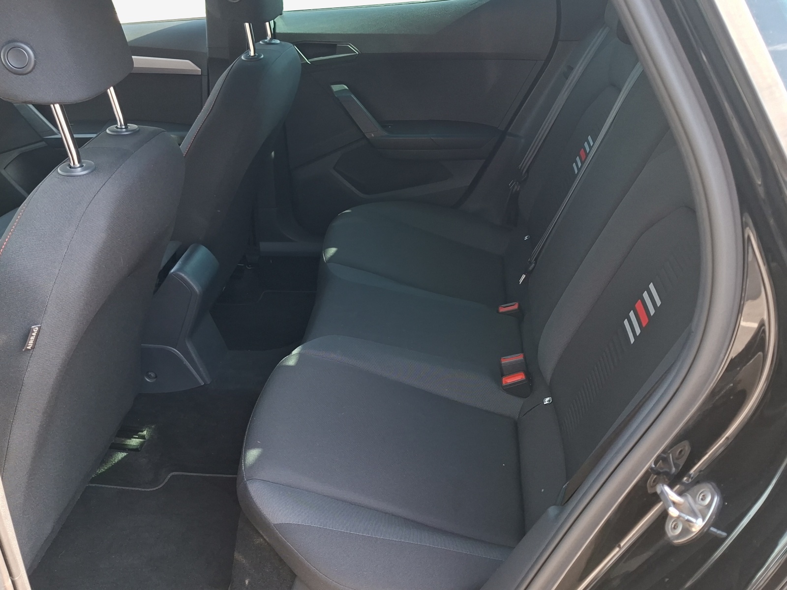 SEAT Ibiza 1.0 EcoTSI Hola FR-image-11
