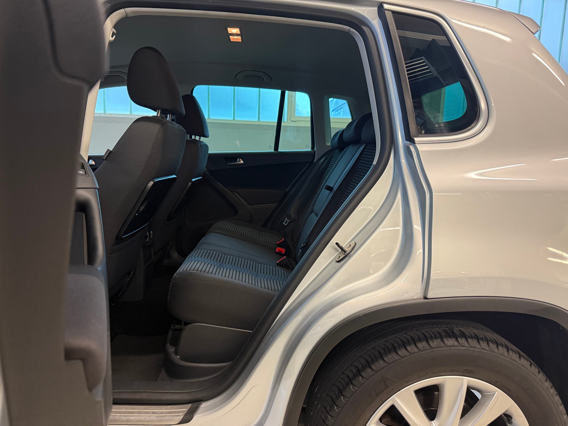 VW Tiguan 2.0 TSI Sport&Style-image-10