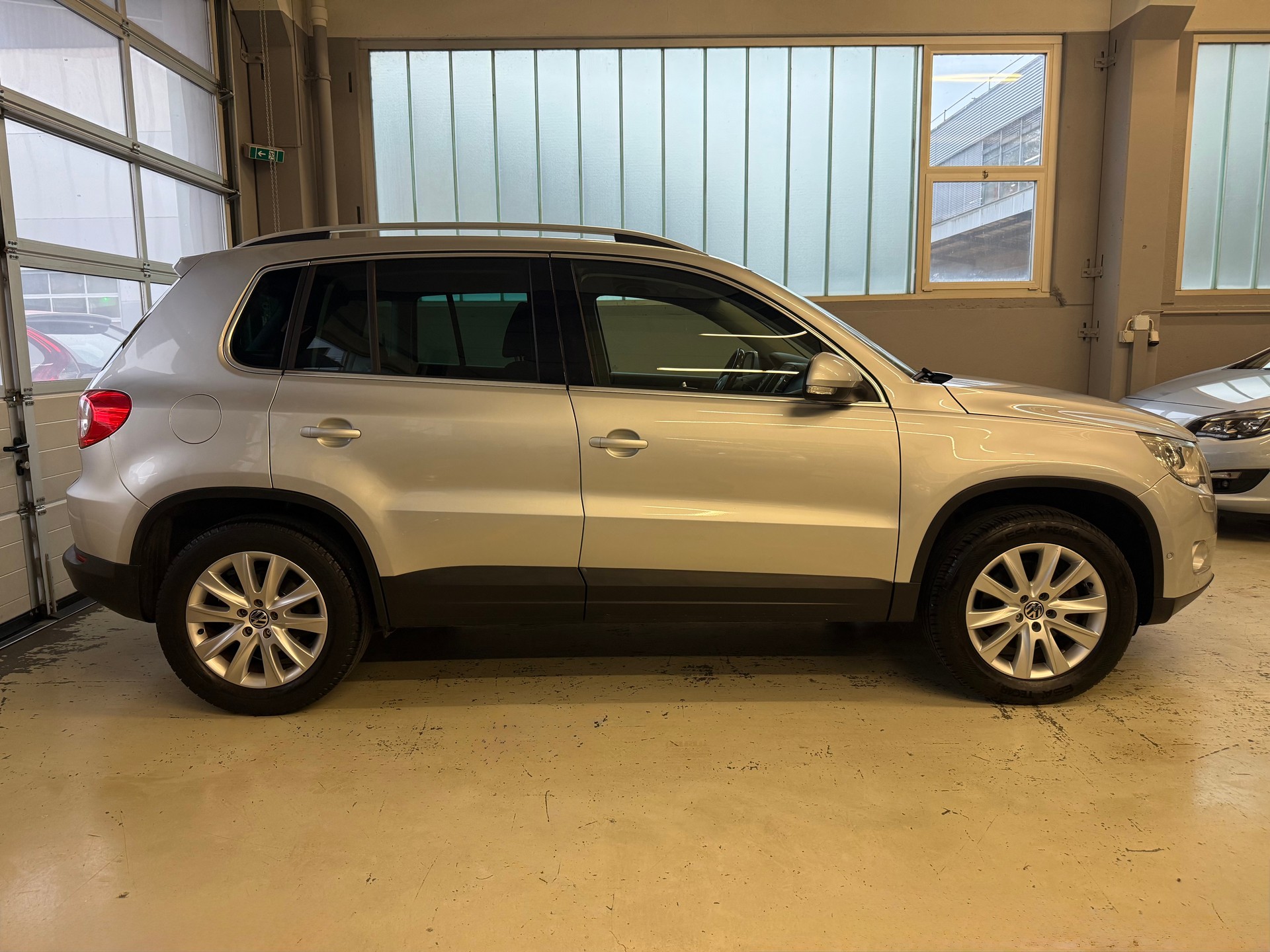 VW Tiguan 2.0 TSI Sport&Style-image-3