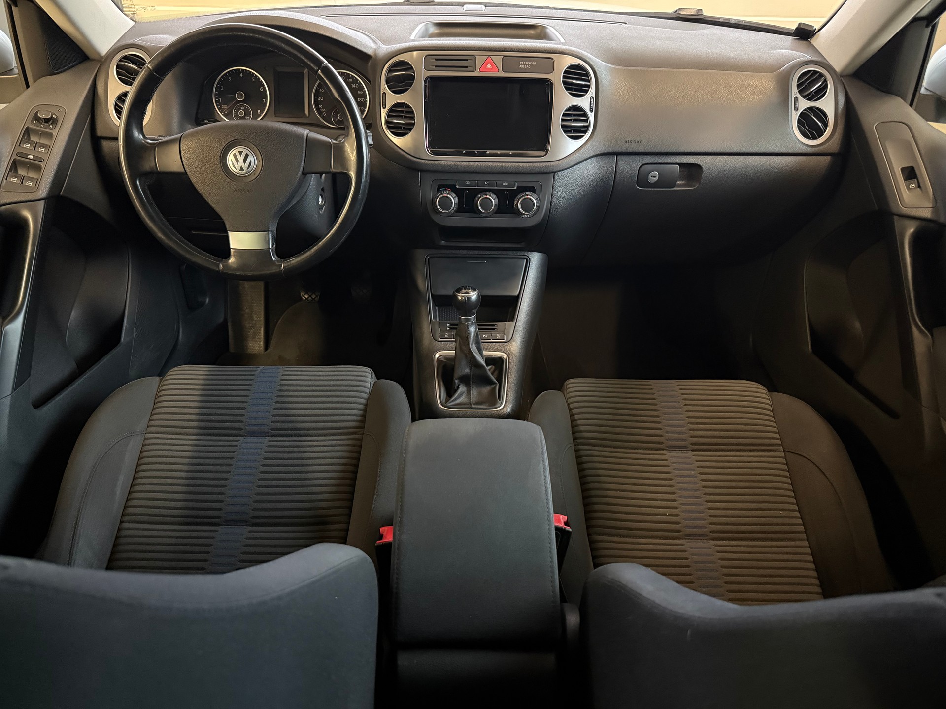 VW Tiguan 2.0 TSI Sport&Style-image-13