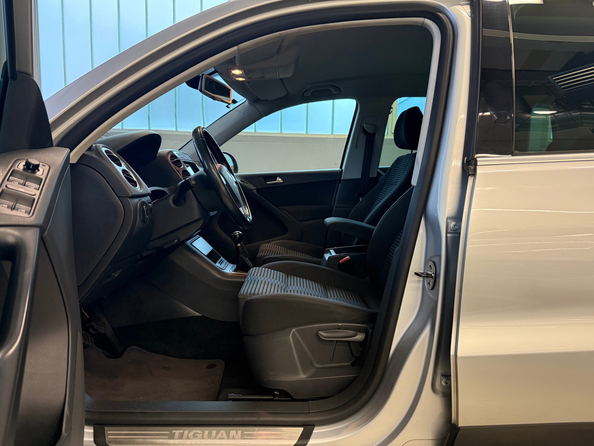 VW Tiguan 2.0 TSI Sport&Style-image-9