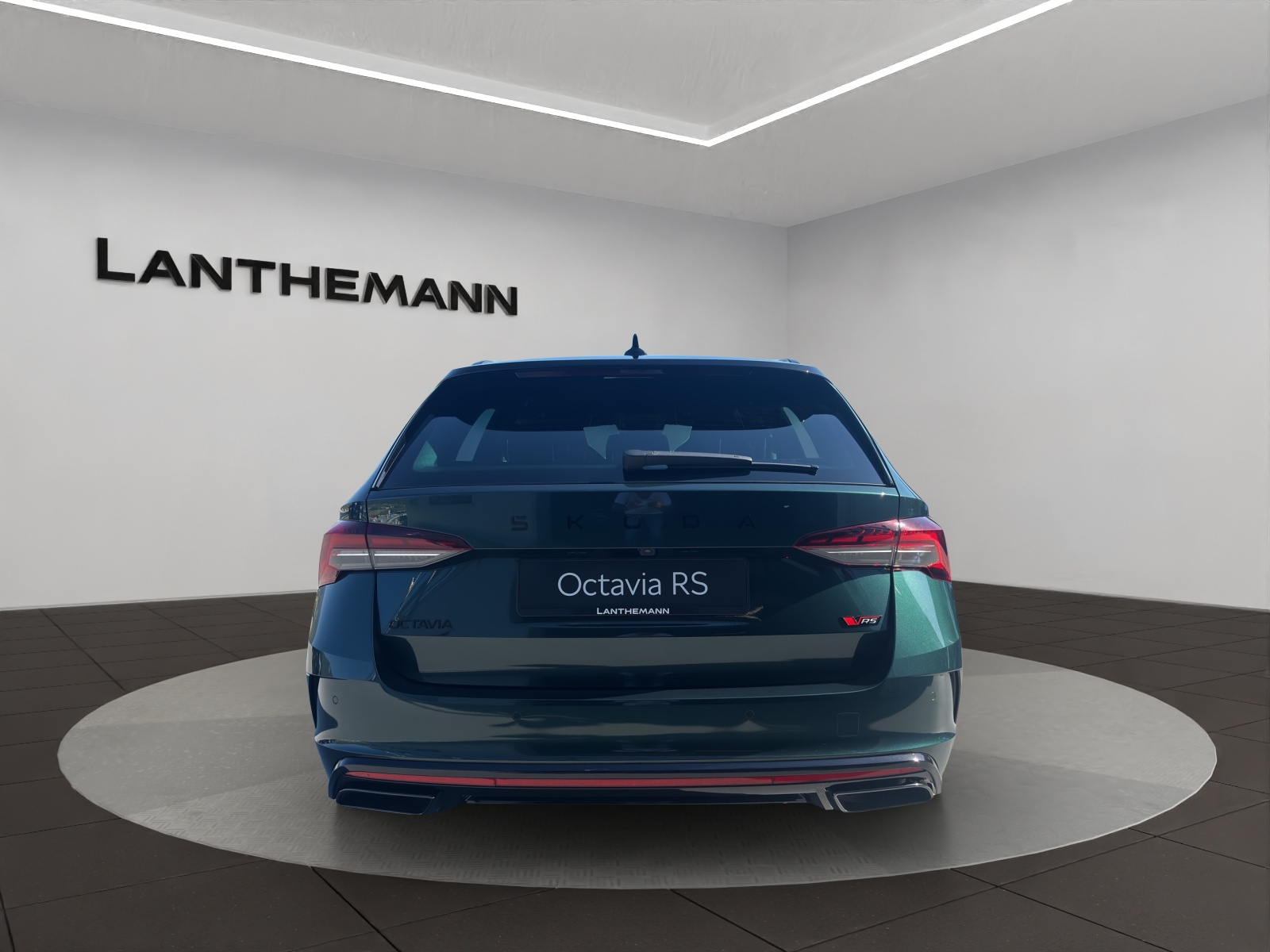 SKODA Octavia Combi 2.0 TSI DSG RS 30 Years Edition-image-3