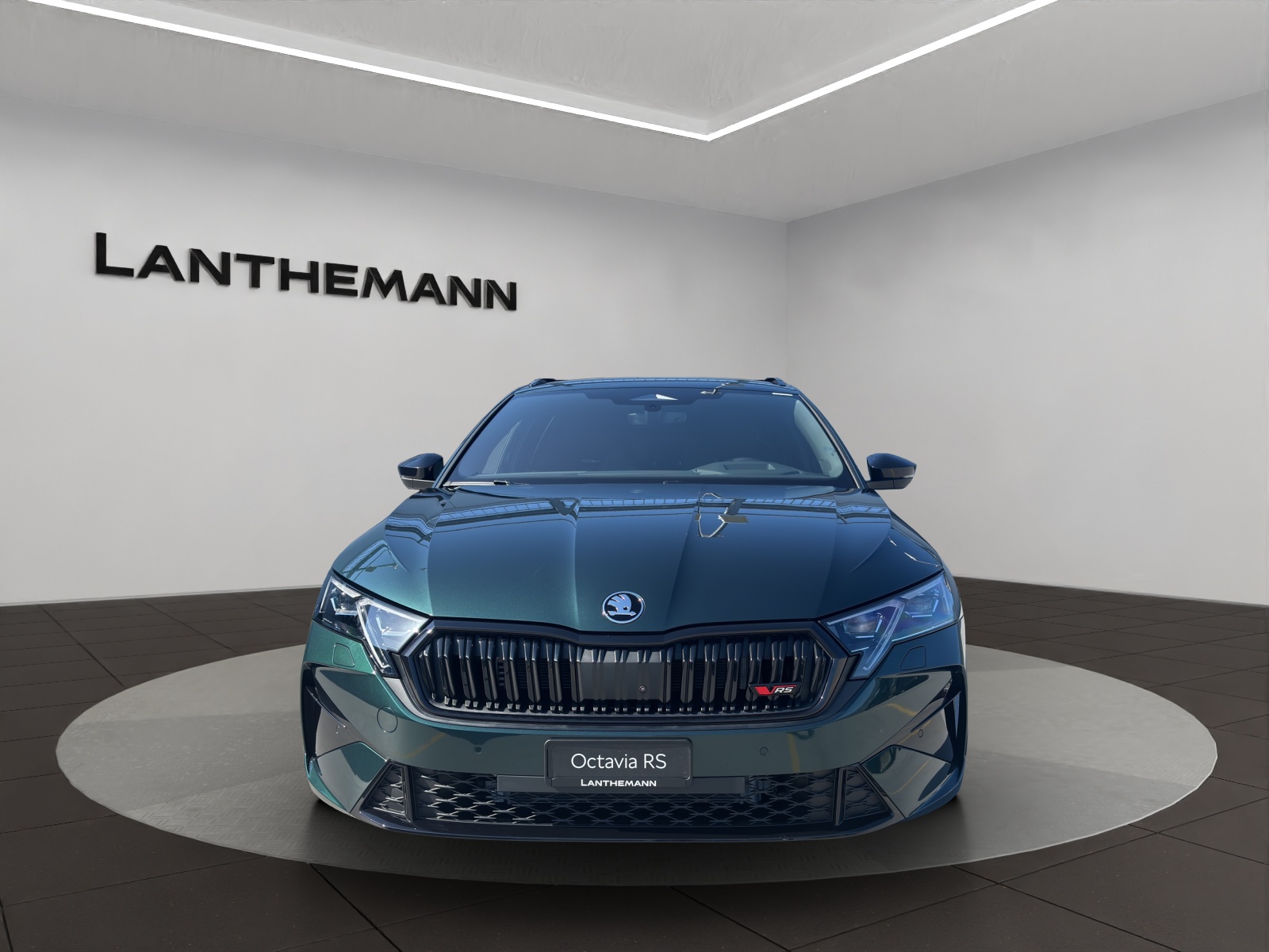 SKODA Octavia Combi 2.0 TSI DSG RS 30 Years Edition-image-6