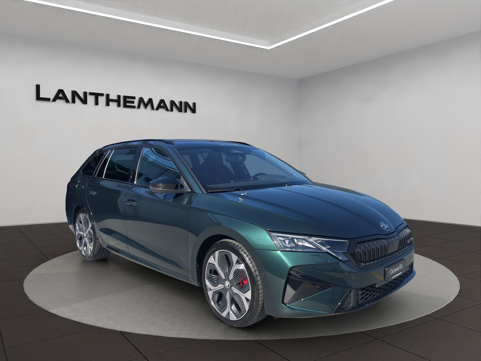 SKODA Octavia Combi 2.0 TSI DSG RS 30 Years Edition-image-5