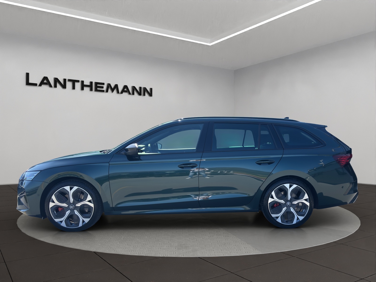 SKODA Octavia Combi 2.0 TSI DSG RS 30 Years Edition-image-1