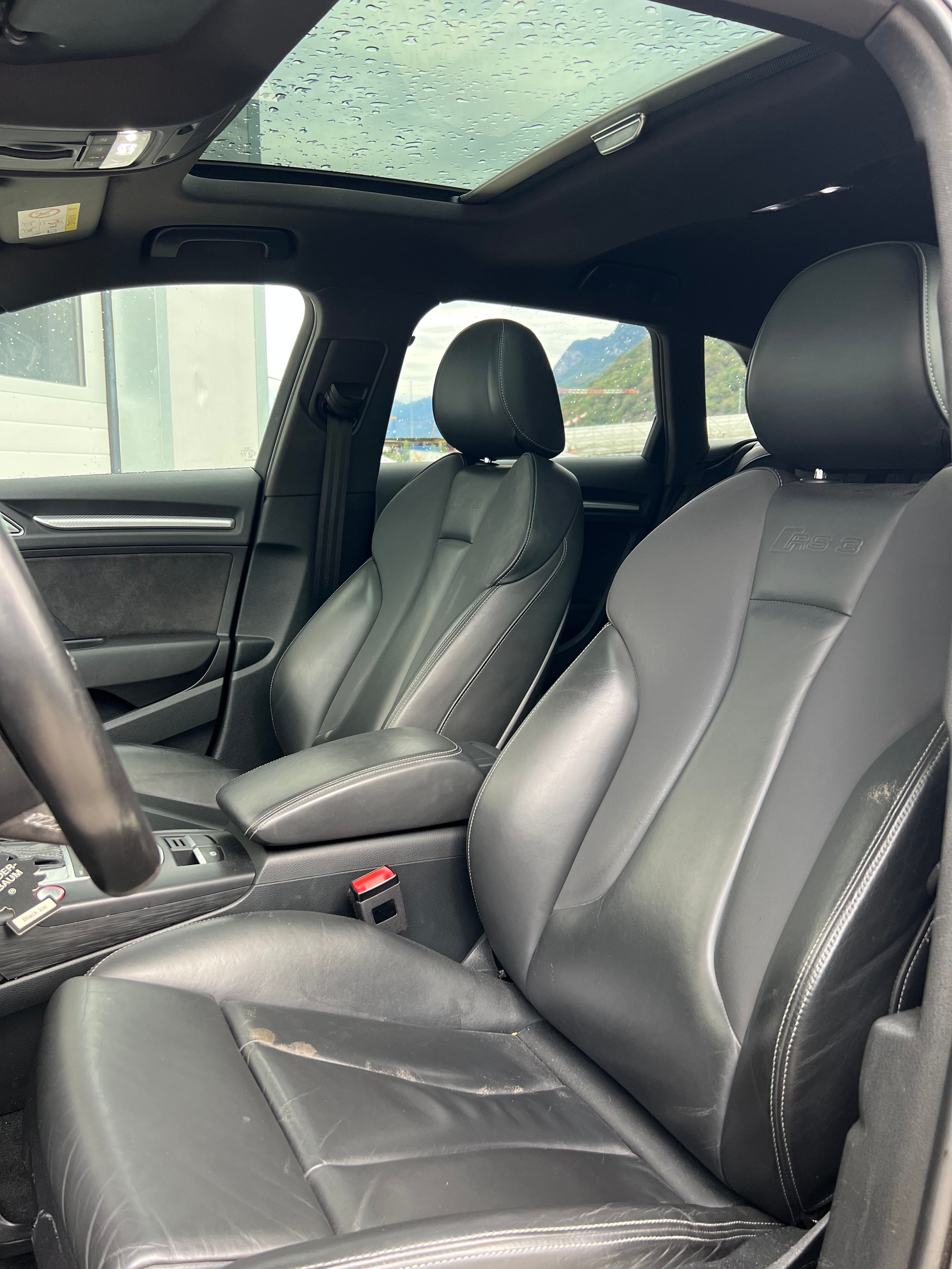 AUDI RS3 2.5 TSI quattro S-tronic-image-8