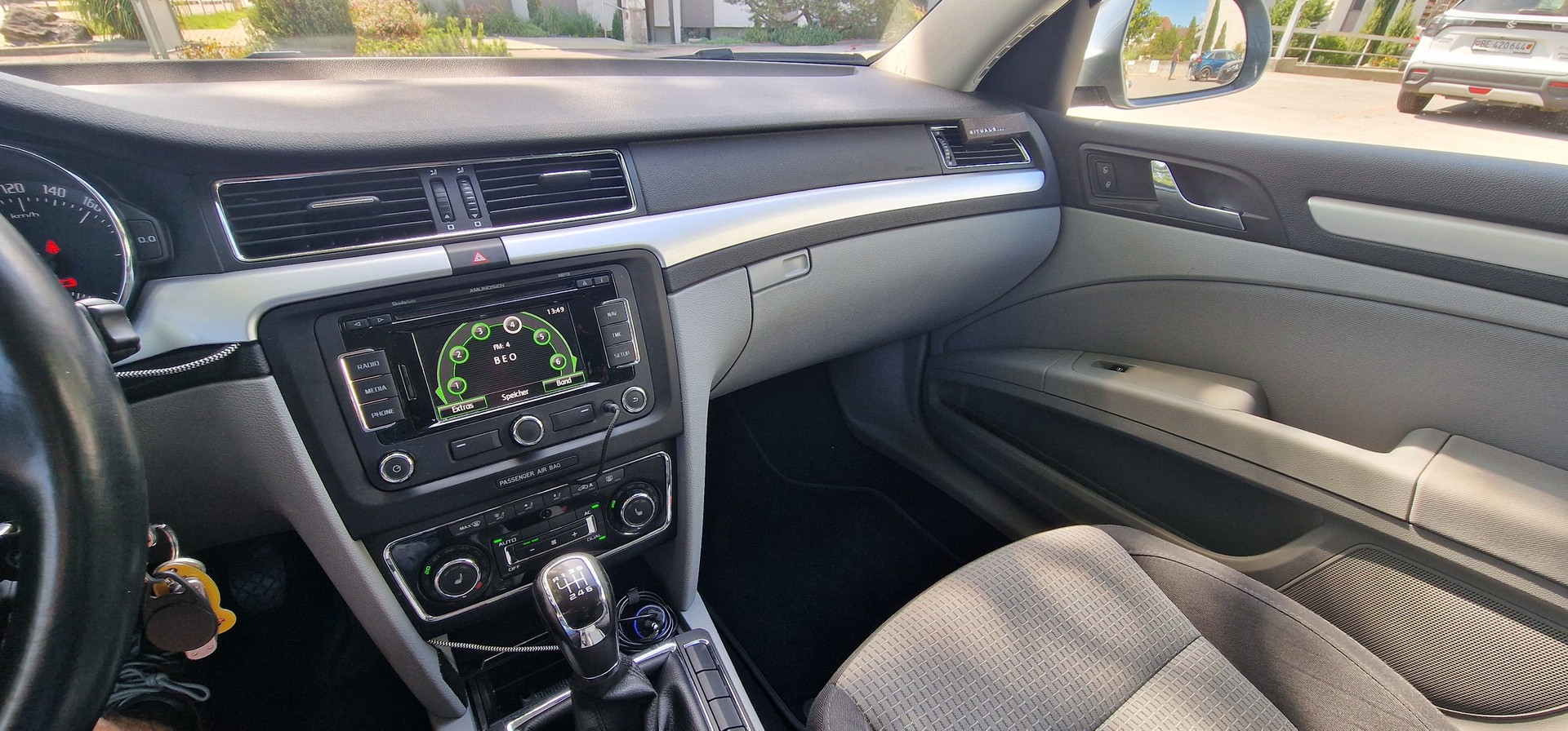 SKODA 1.8 TSI Ambition-image-9