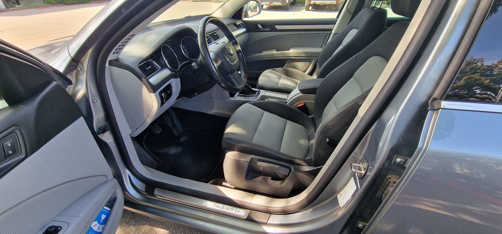 SKODA 1.8 TSI Ambition-image-5