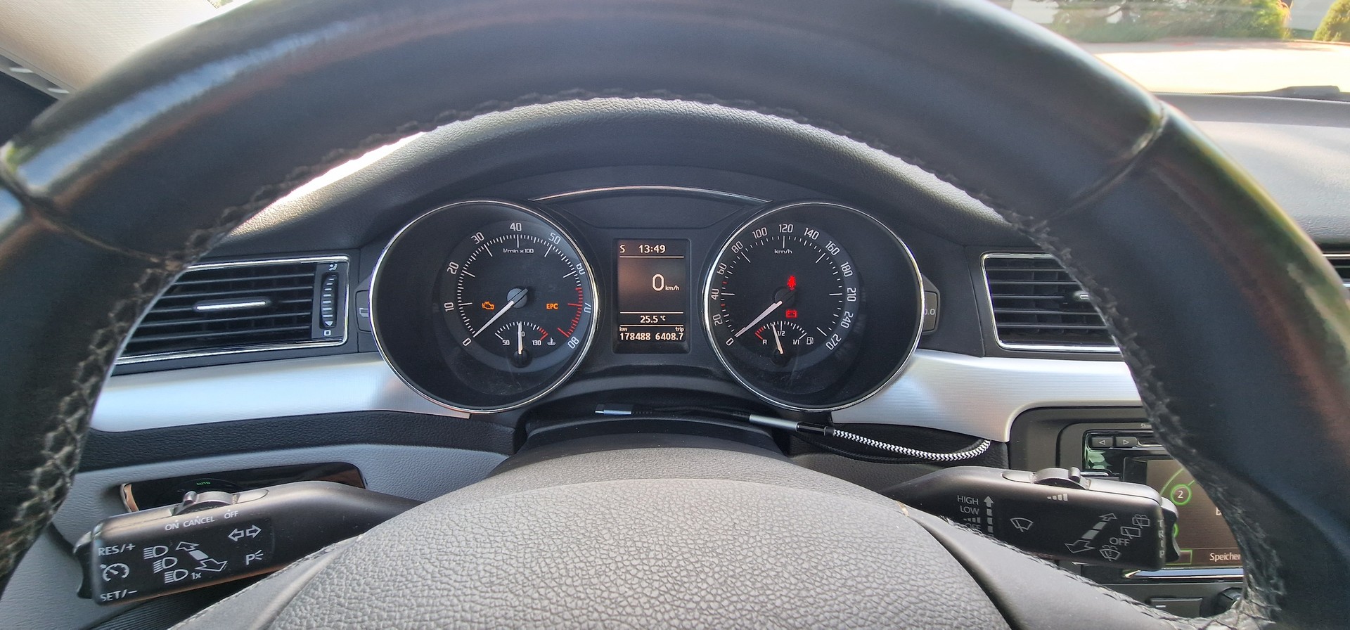 SKODA 1.8 TSI Ambition-image-10