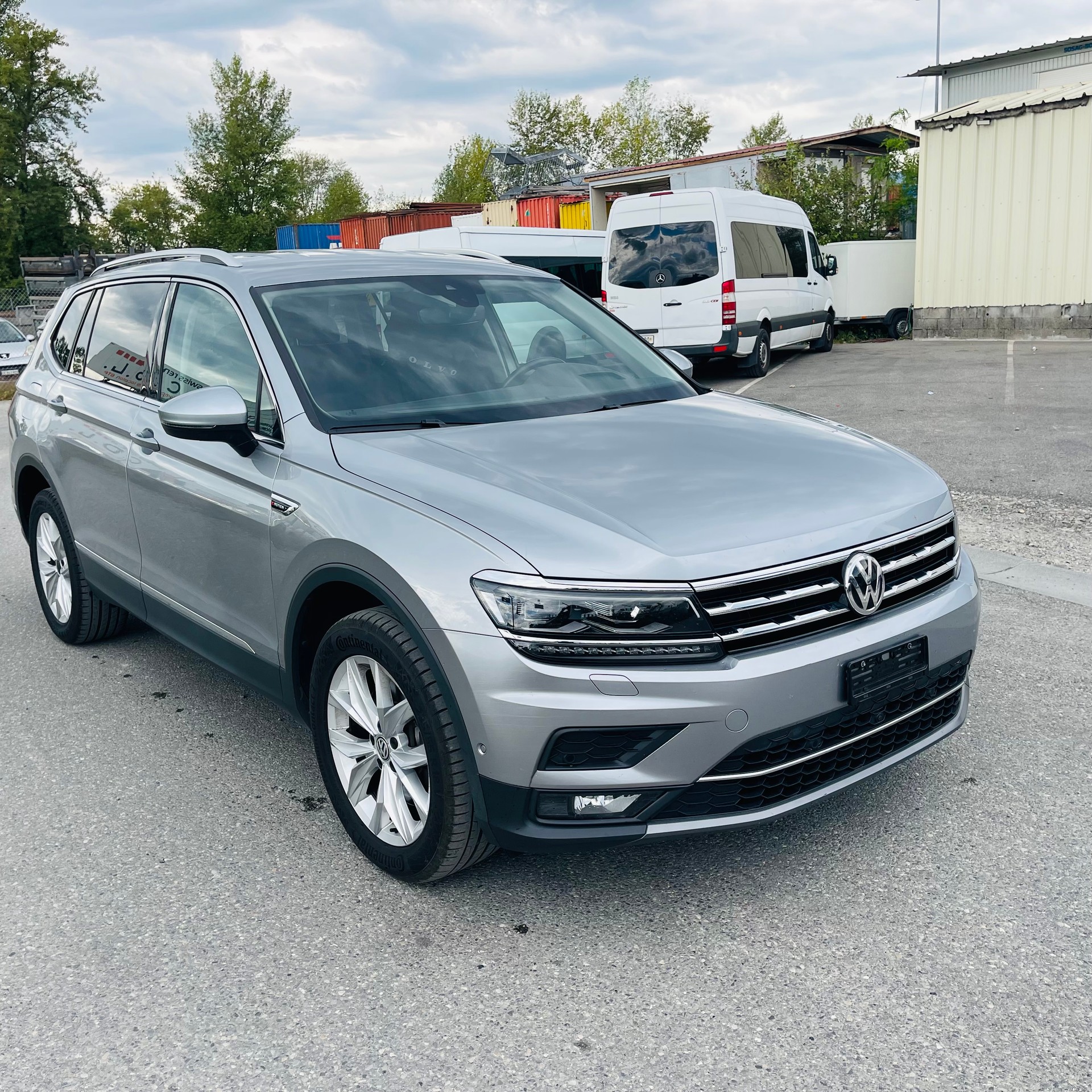 VW Tiguan Allspace 2.0TSI Highline 4Motion DSG-image-2