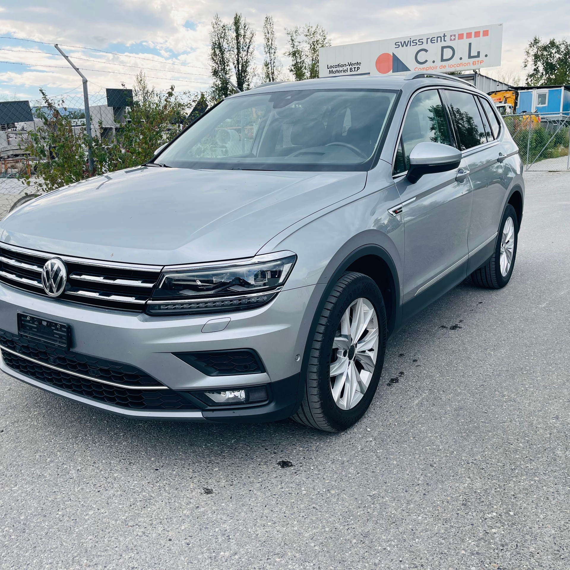 VW Tiguan Allspace 2.0TSI Highline 4Motion DSG-image-1