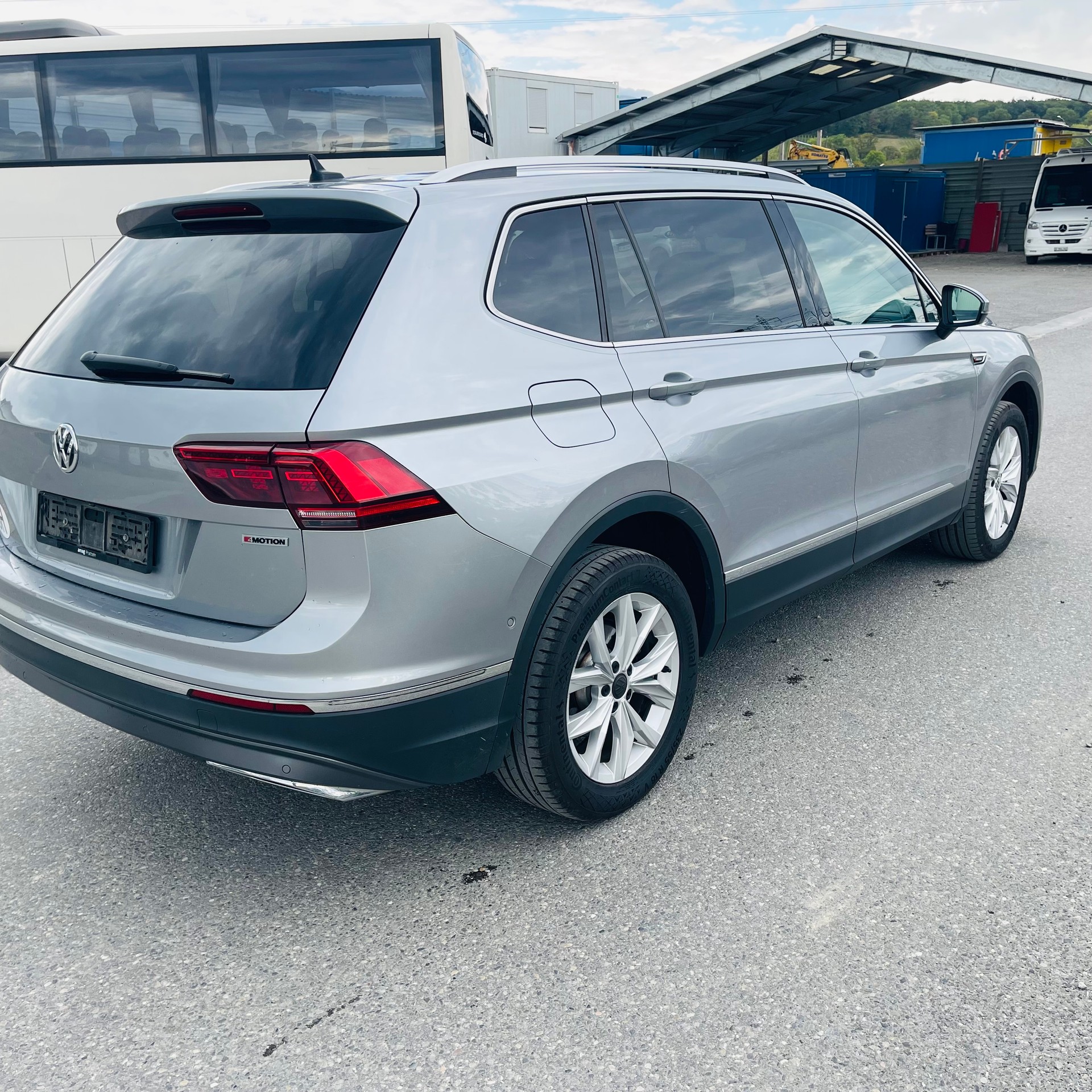 VW Tiguan Allspace 2.0TSI Highline 4Motion DSG-image-3