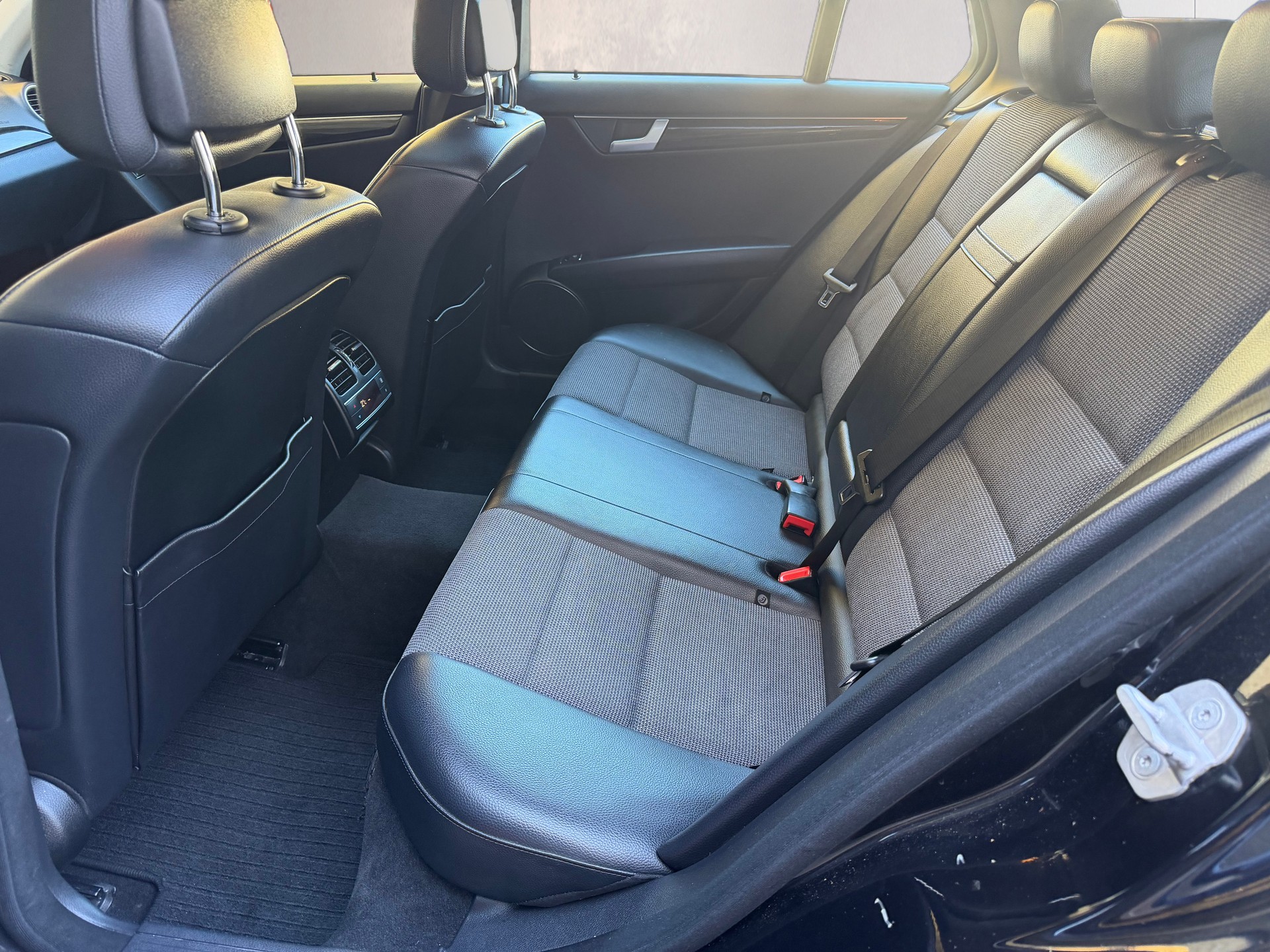 MERCEDES-BENZ C 180 CDI Avantgarde 7G-Tronic-image-18
