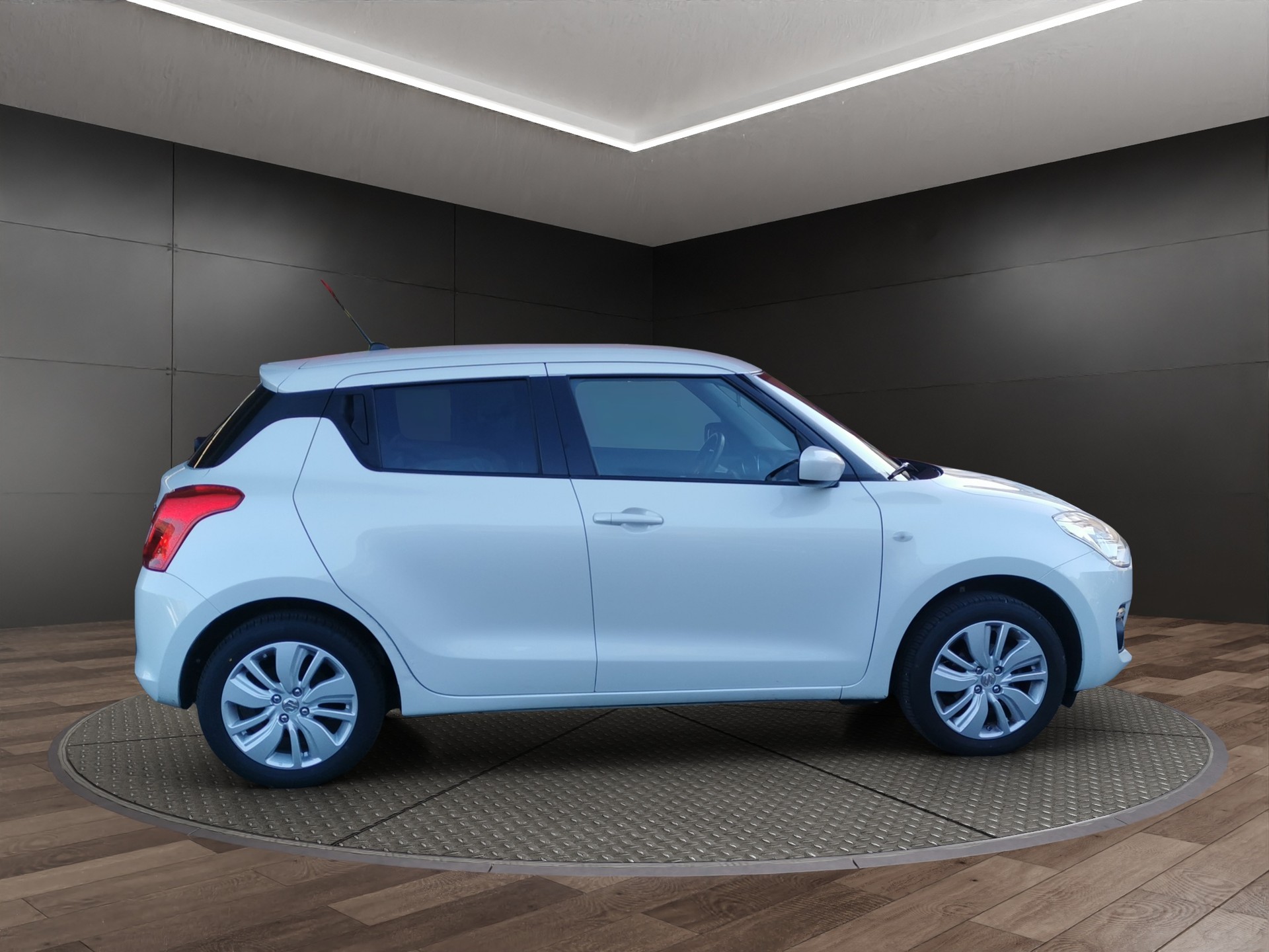 SUZUKI Swift 1.2i Compact+ Allgrip 4x4-image-4