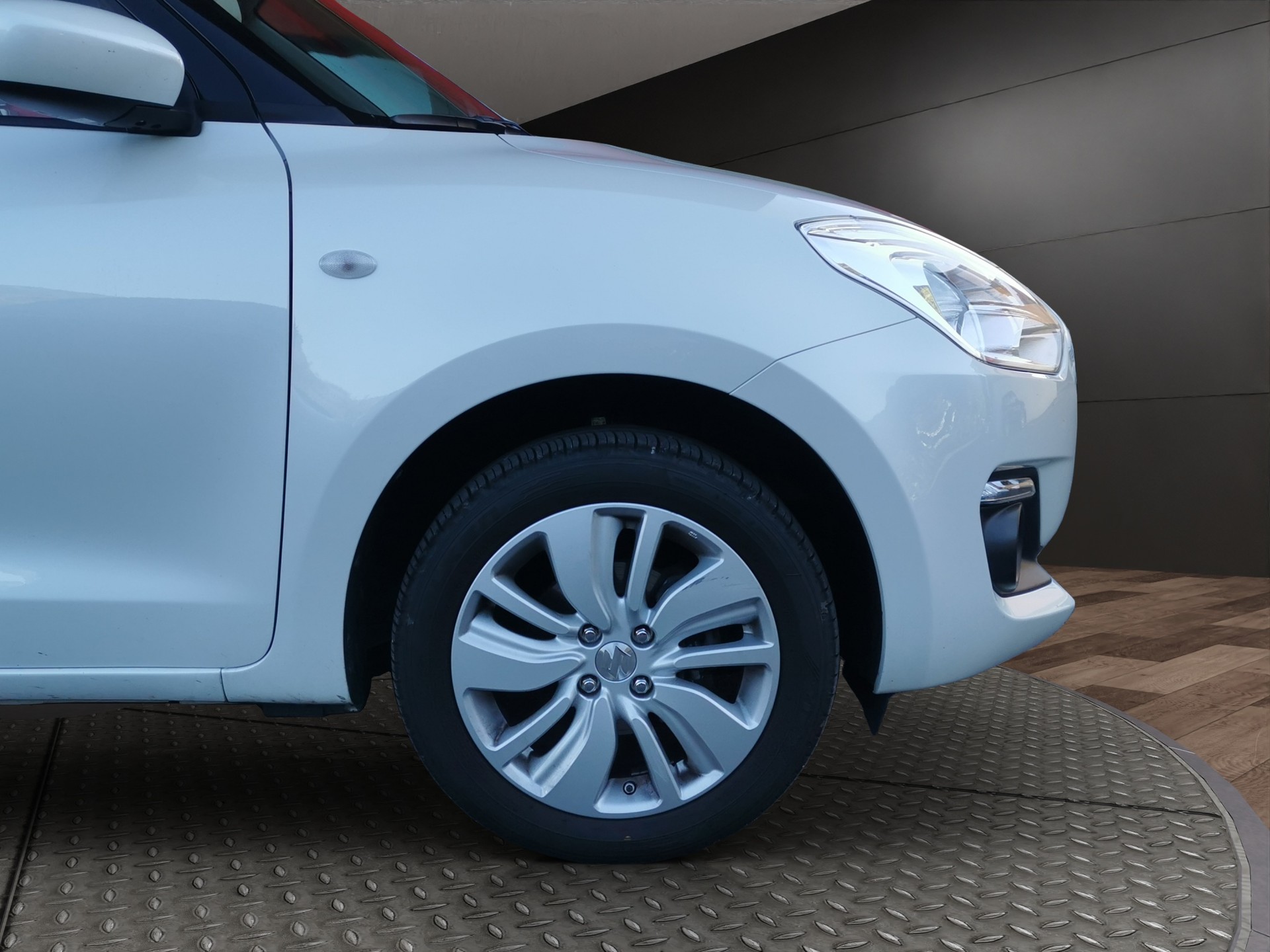 SUZUKI Swift 1.2i Compact+ Allgrip 4x4-image-3