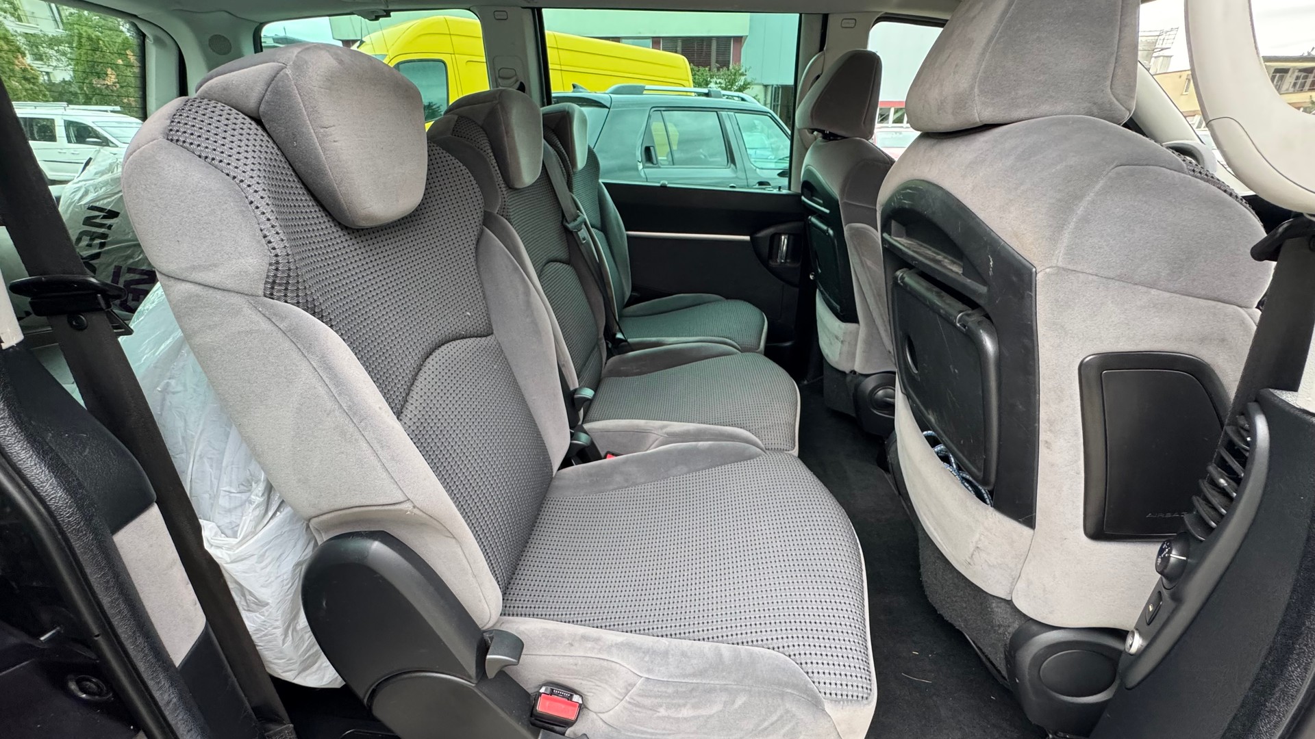 PEUGEOT 807 2.0 16V HDi Swiss Edition-image-10
