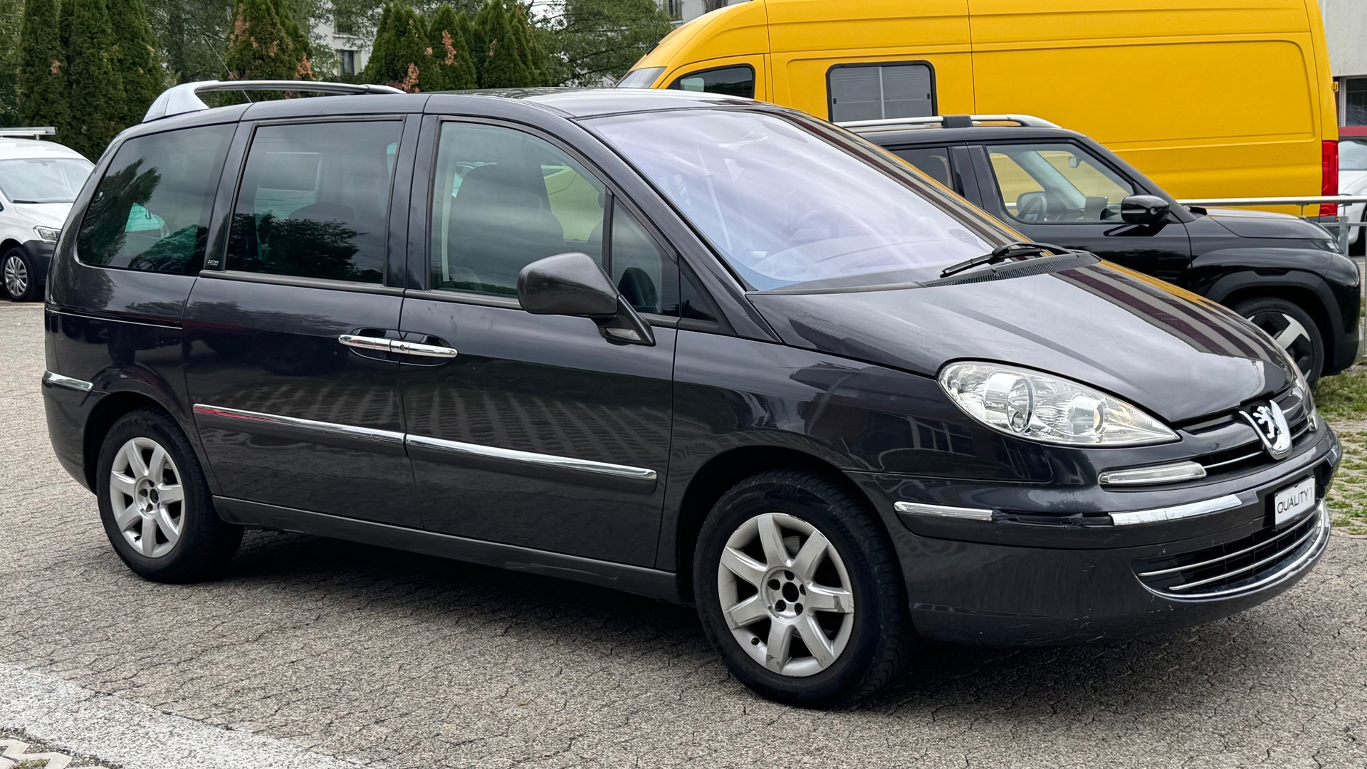 PEUGEOT 807 2.0 16V HDi Swiss Edition-image-2