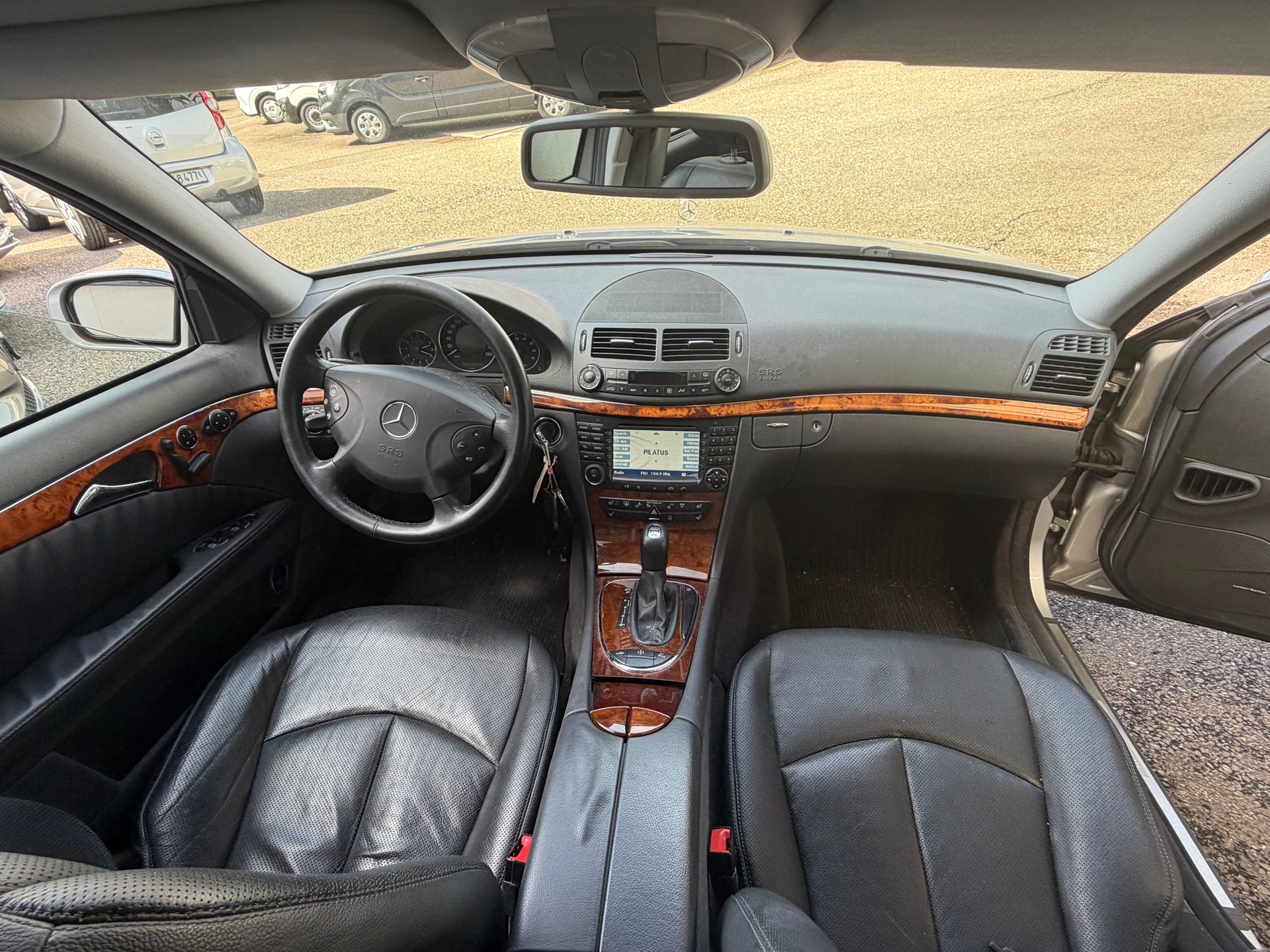 MERCEDES-BENZ E 500 Avantgarde 4Matic Automatic-image-10