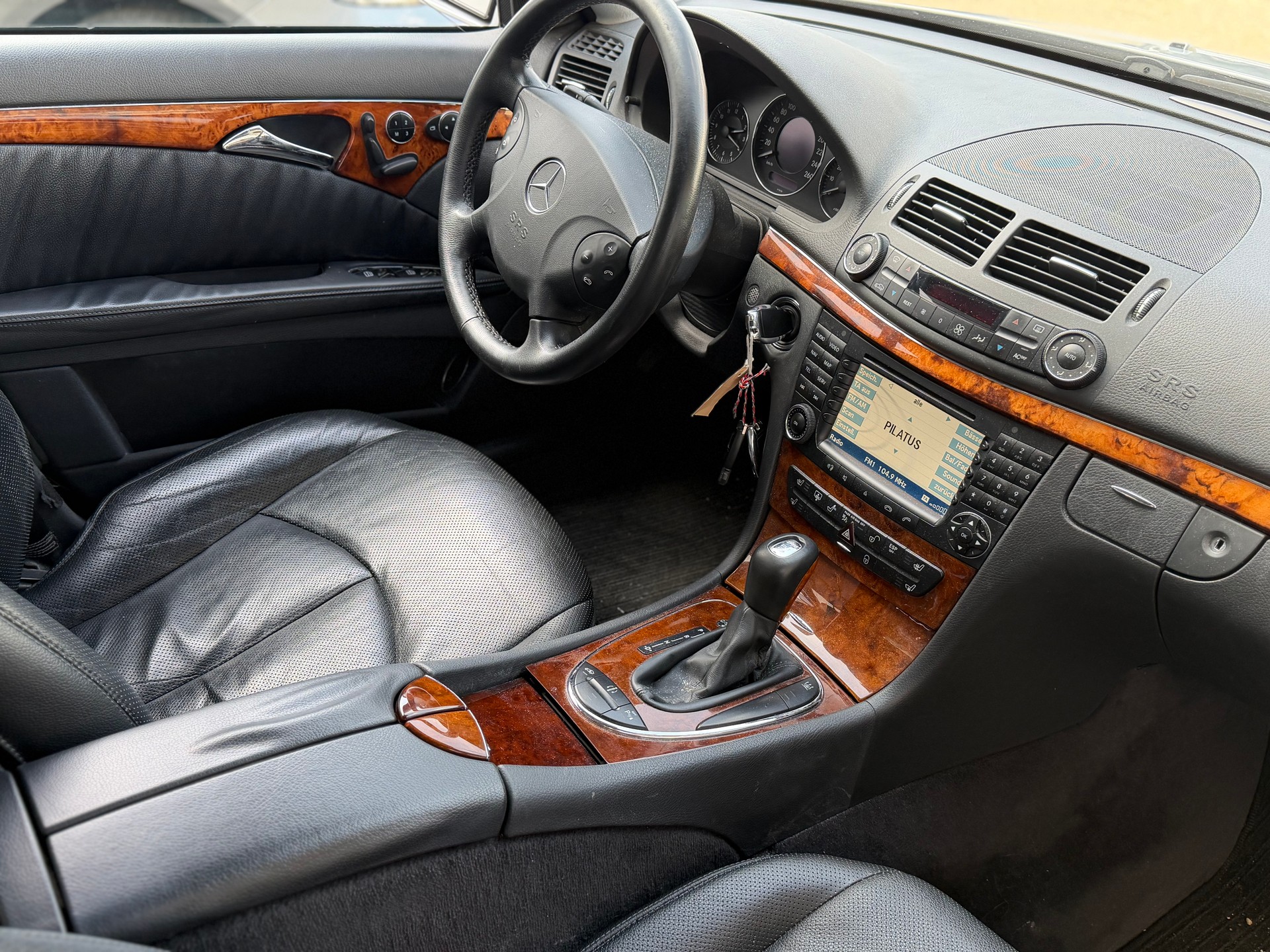 MERCEDES-BENZ E 500 Avantgarde 4Matic Automatic-image-9