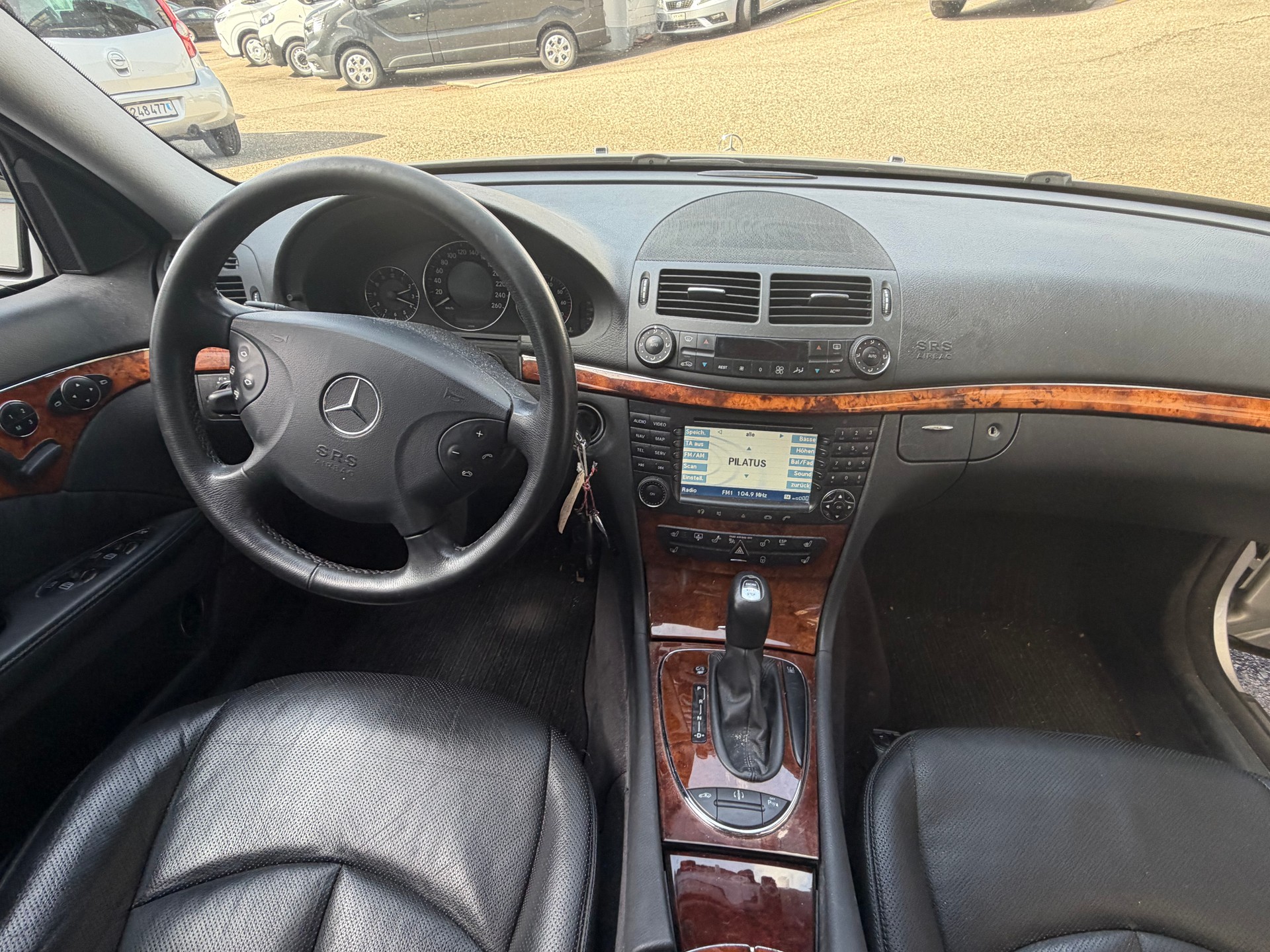 MERCEDES-BENZ E 500 Avantgarde 4Matic Automatic-image-11