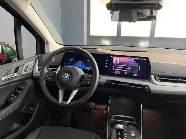 BMW 223i xDrive Active Tourer-image-7