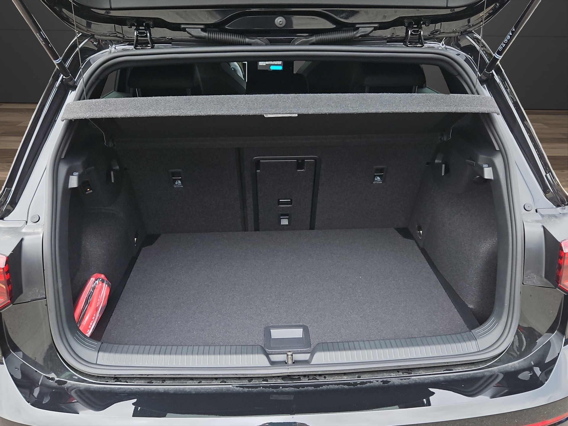 VW Golf 1.5 e TSI mHEV R-Line DSG-image-13