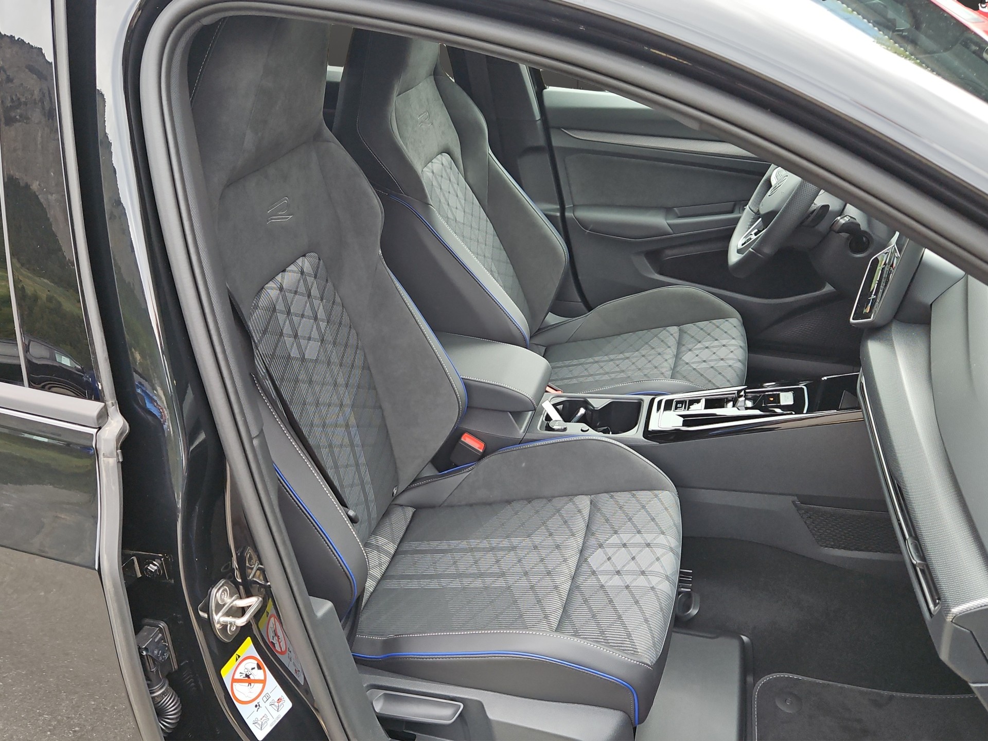 VW Golf 1.5 e TSI mHEV R-Line DSG-image-16