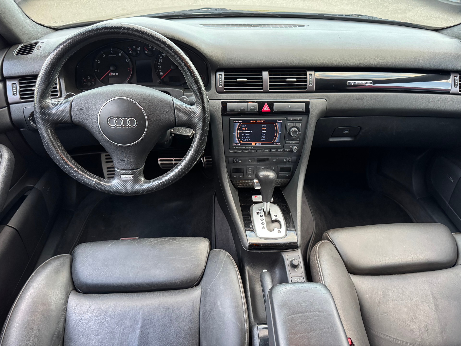 AUDI RS6 plus Avant quattro tiptronic-image-29