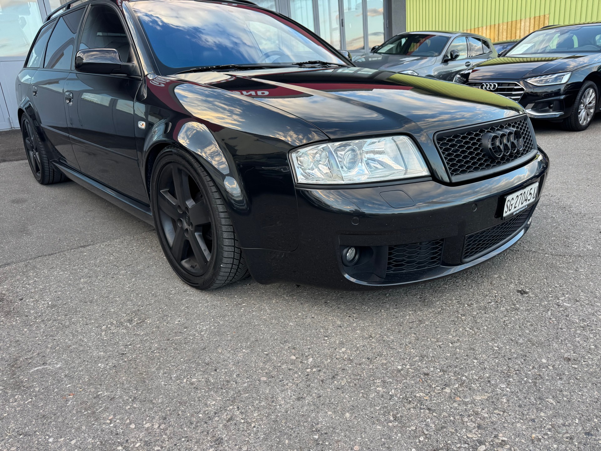 AUDI RS6 plus Avant quattro tiptronic-image-2