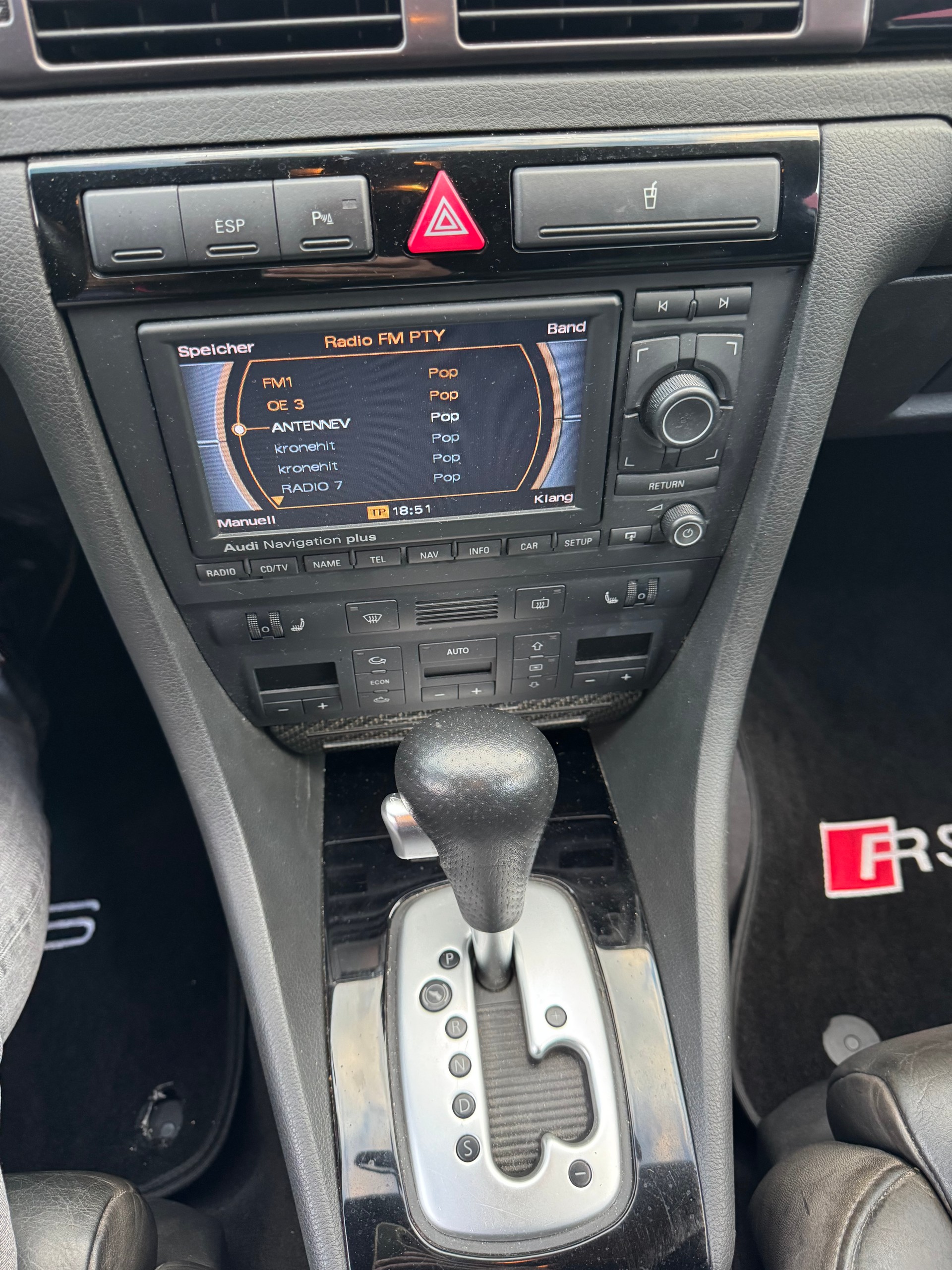 AUDI RS6 plus Avant quattro tiptronic-image-30