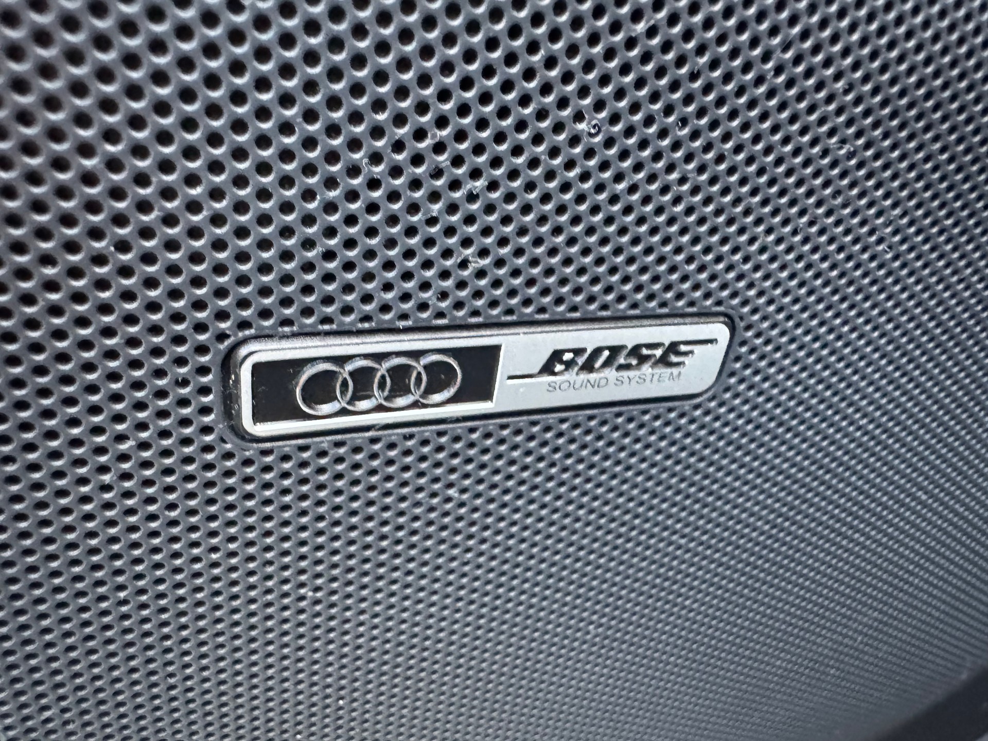 AUDI RS6 plus Avant quattro tiptronic-image-24