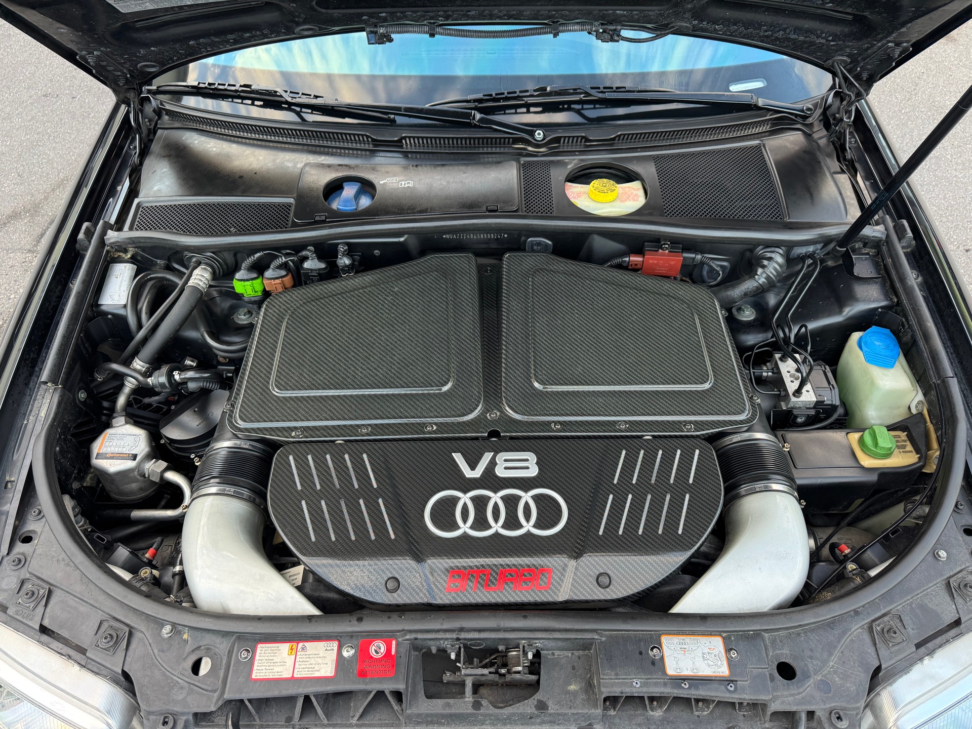 AUDI RS6 plus Avant quattro tiptronic-image-13