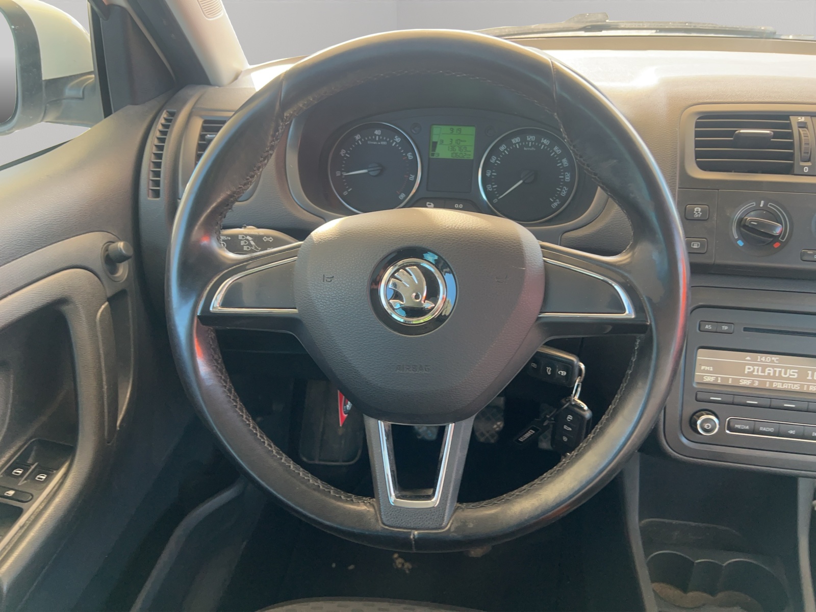 SKODA Fabia 1.2 TSI Fresh-image-15