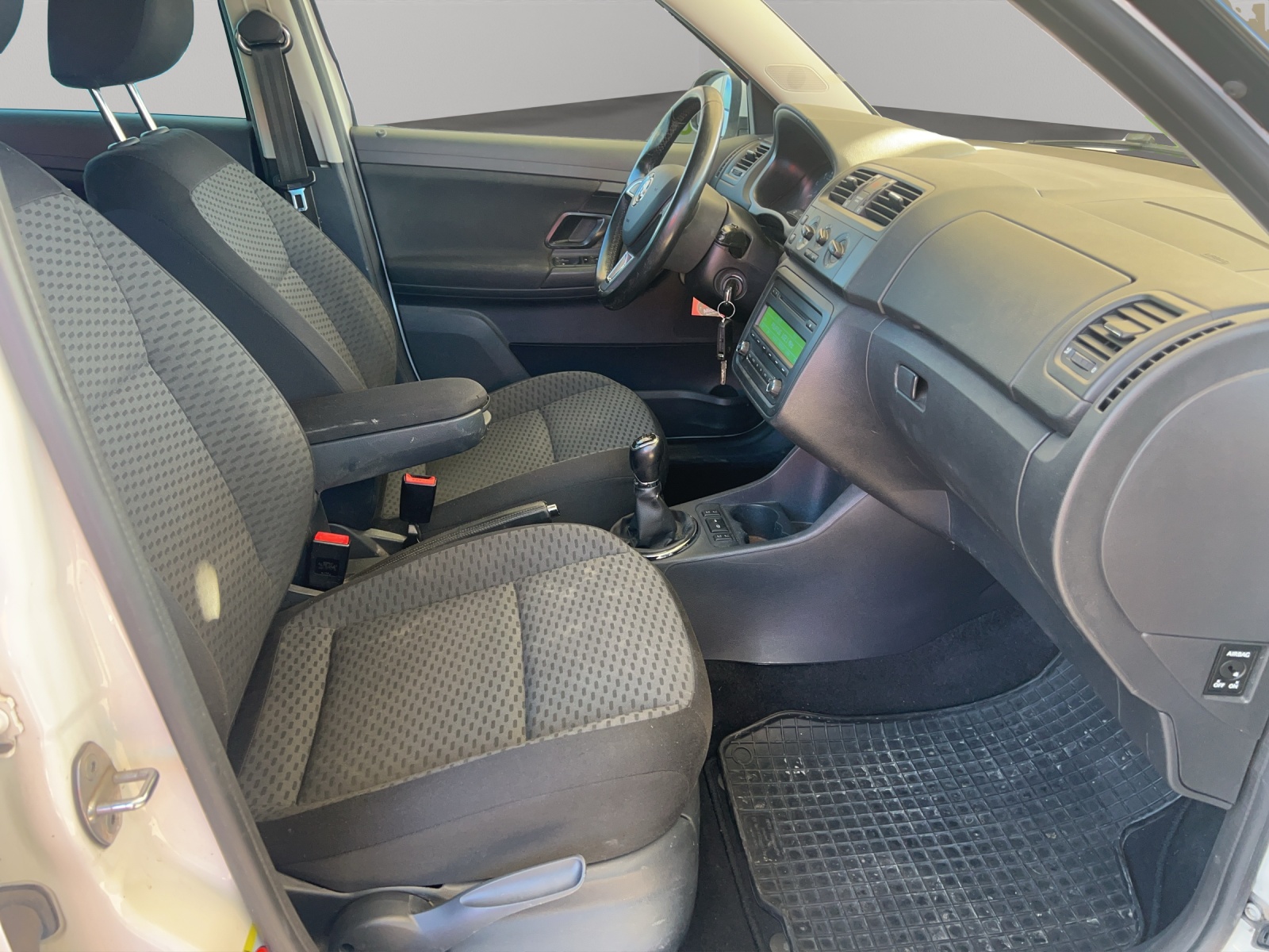 SKODA Fabia 1.2 TSI Fresh-image-9