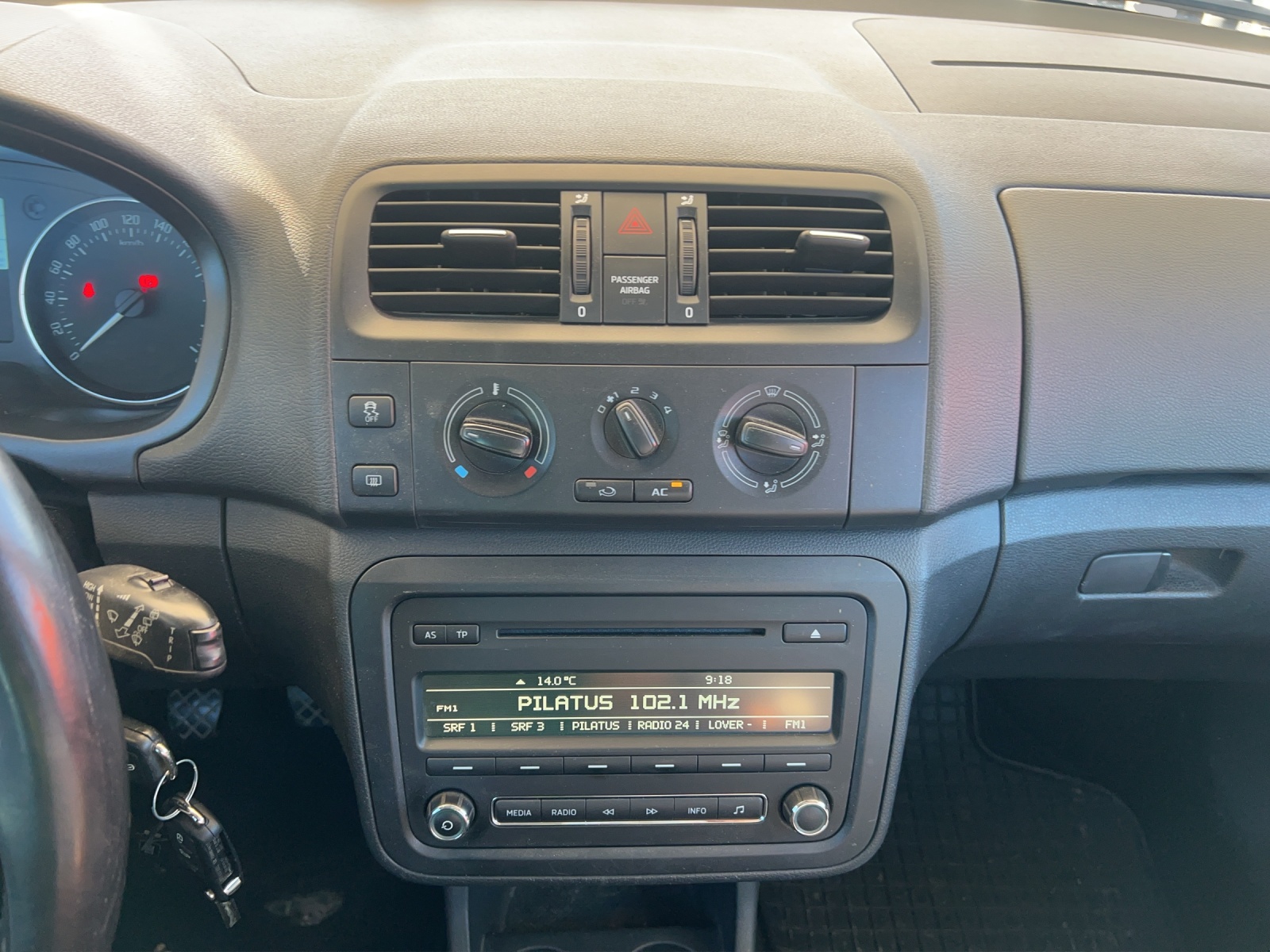SKODA Fabia 1.2 TSI Fresh-image-10