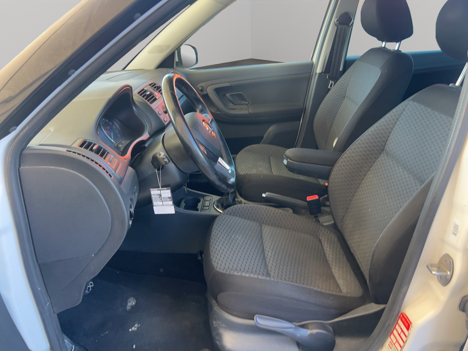 SKODA Fabia 1.2 TSI Fresh-image-8